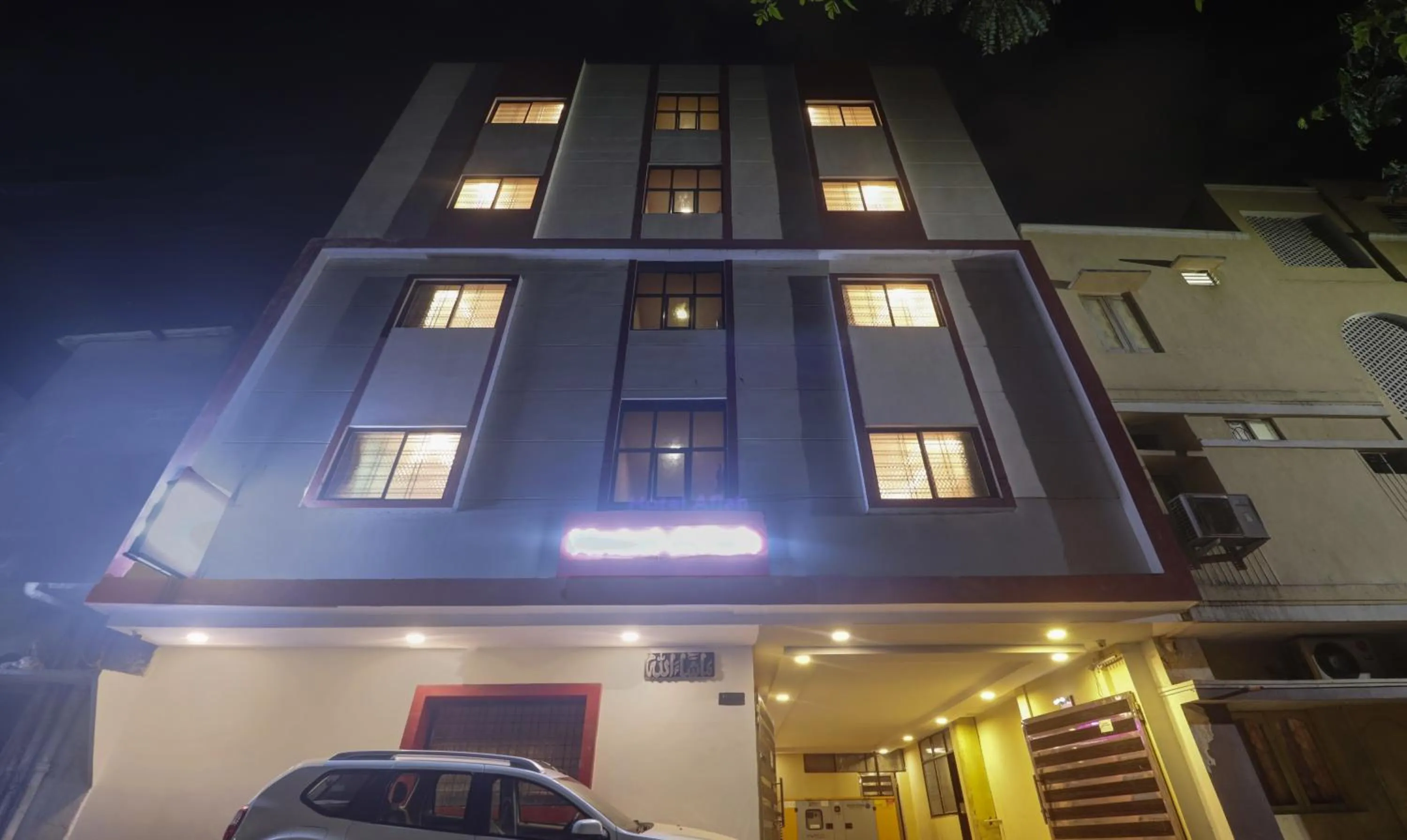 Property building in Itsy Hotels Aflah
