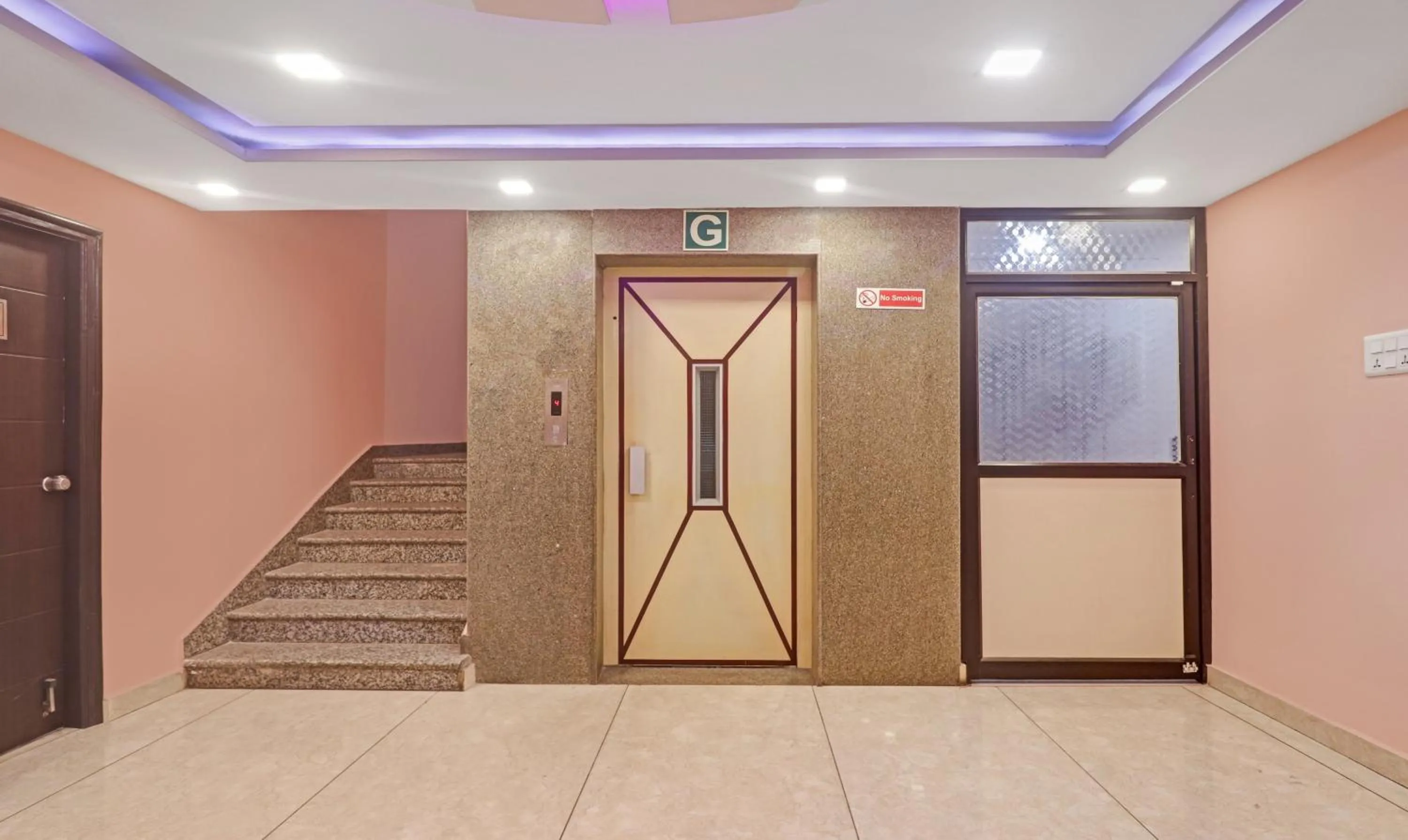 elevator in Itsy Hotels Aflah