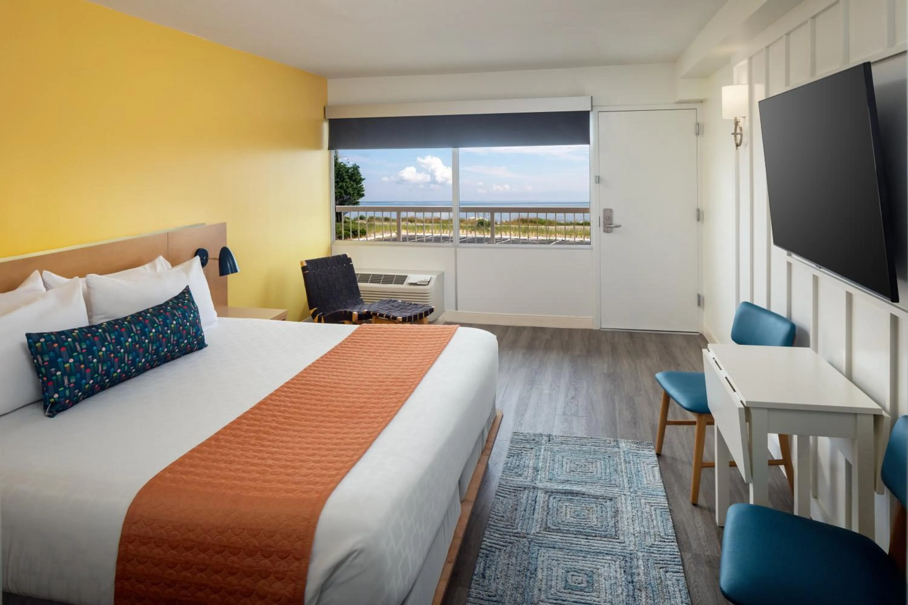 Photo of the whole room, Bed in Harbor Hotel Provincetown