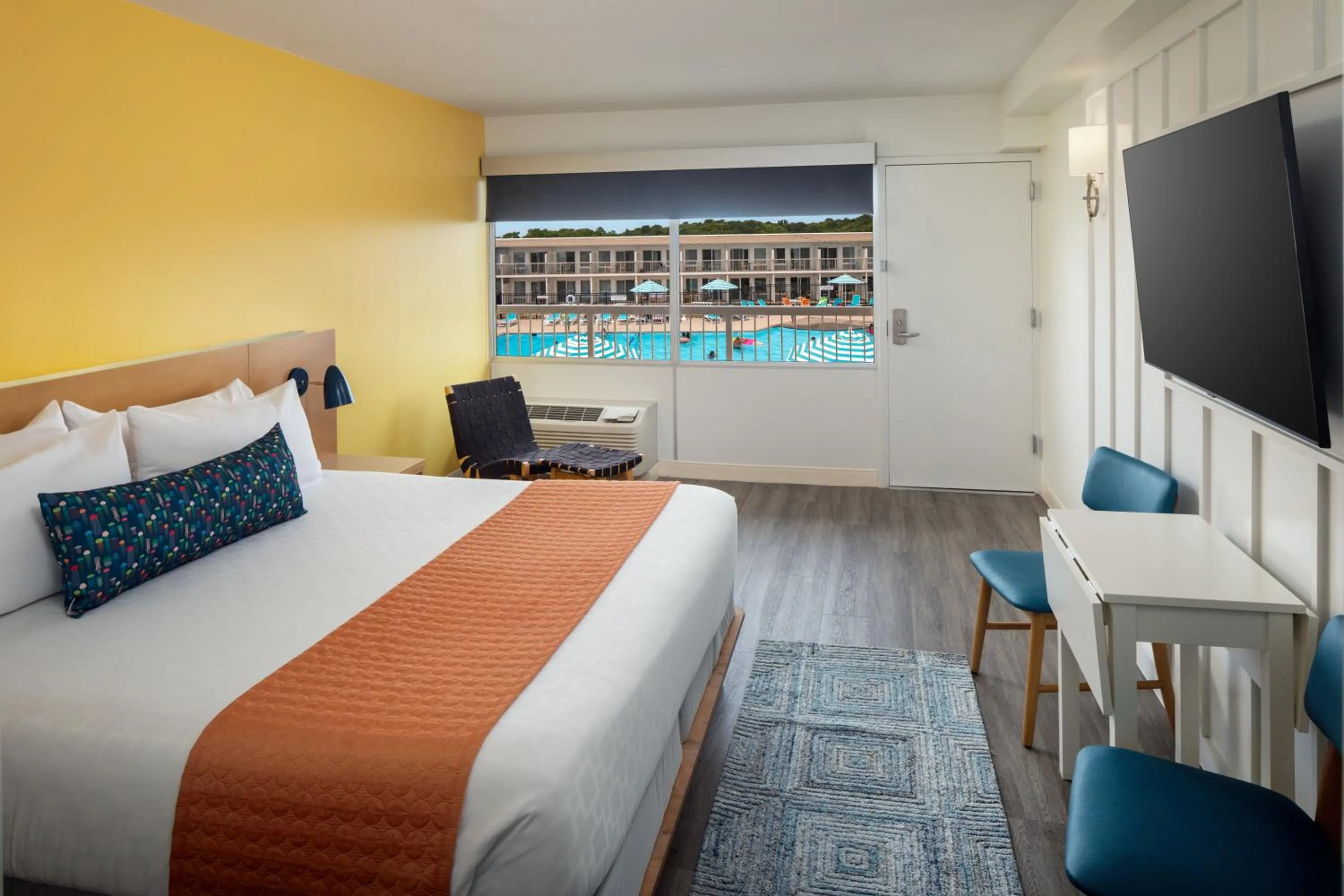 Photo of the whole room, Bed in Harbor Hotel Provincetown