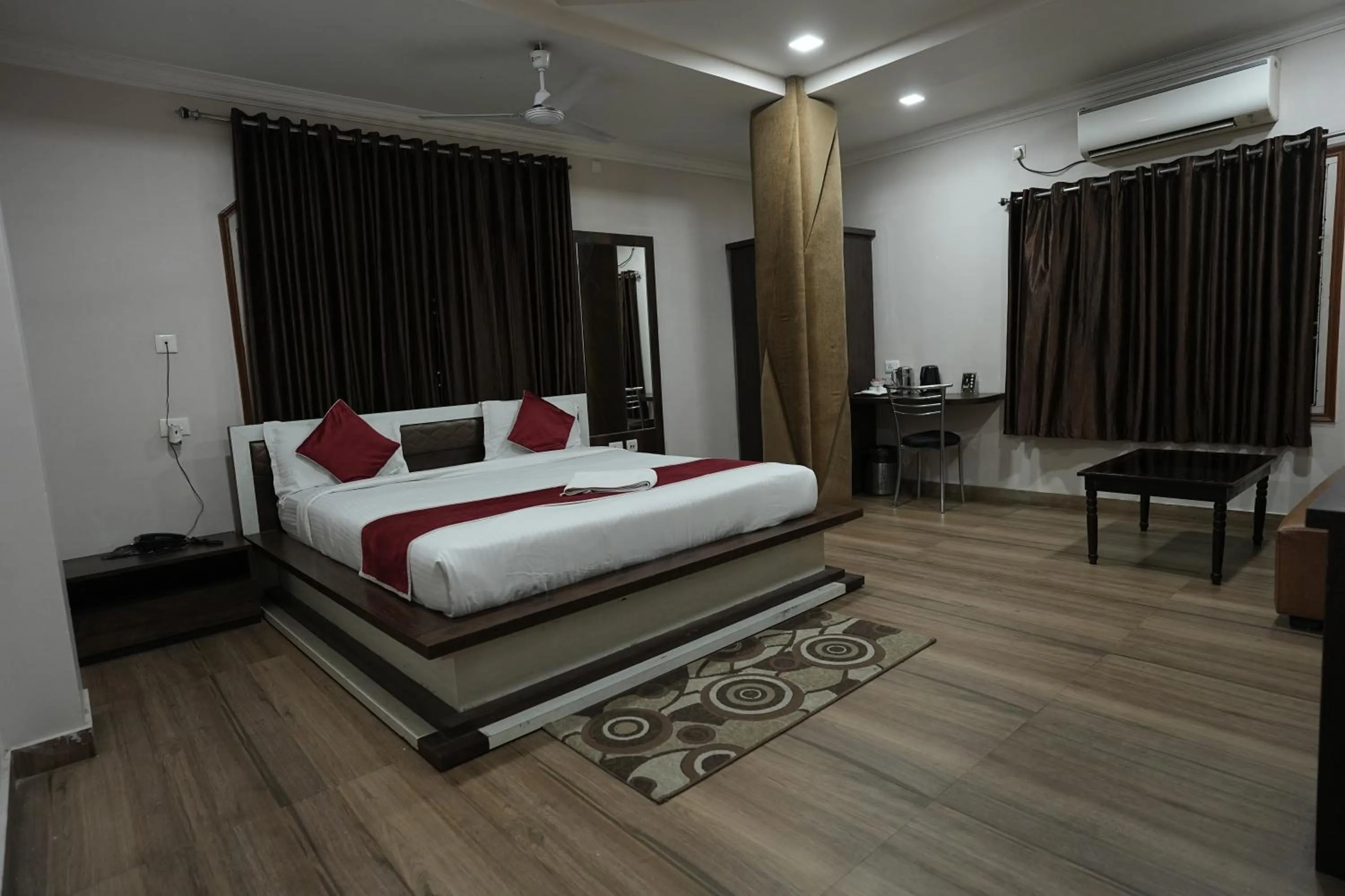 Hotel Aashiyana