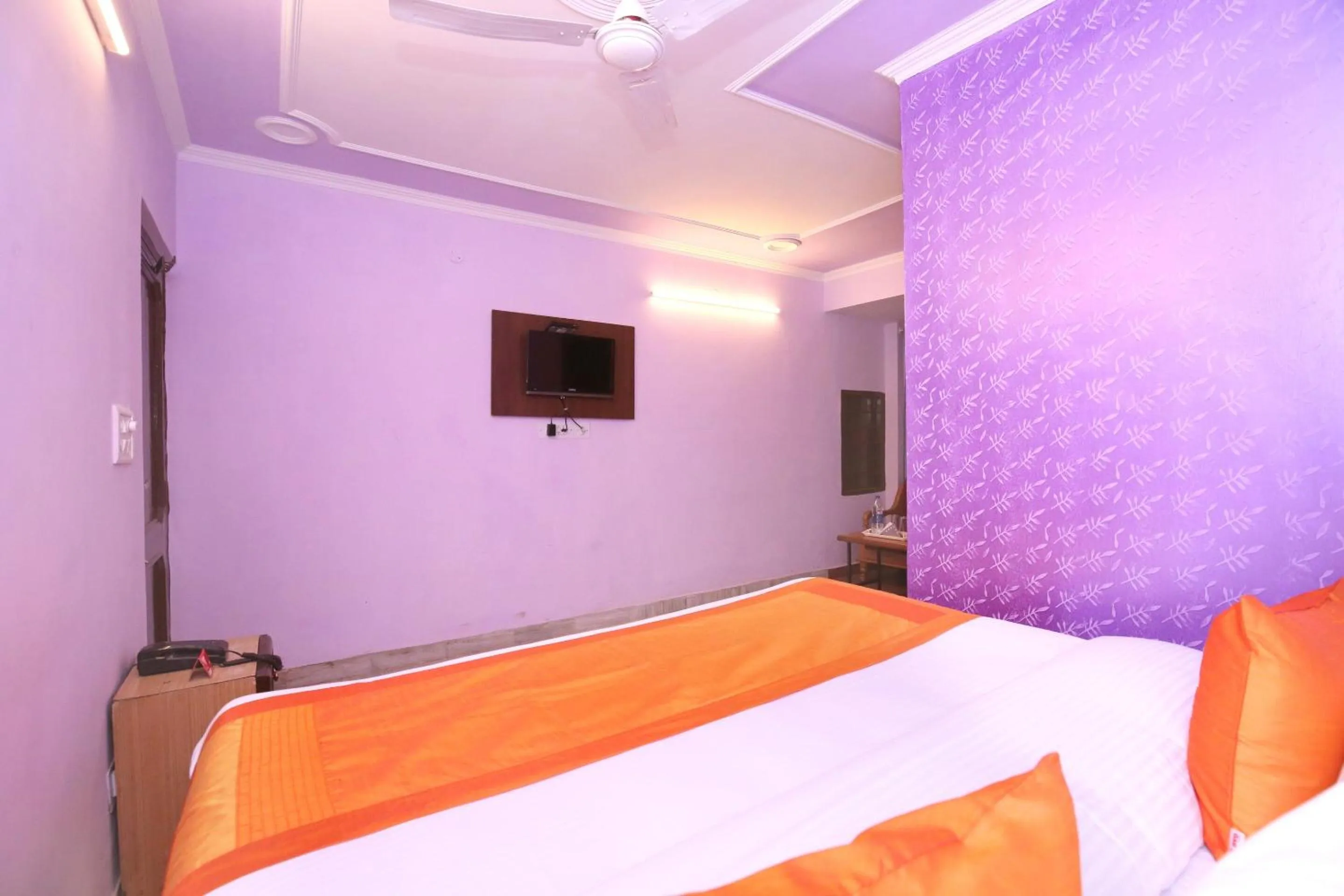 Lobby or reception, Bed in Hotel O Rajesh Palace