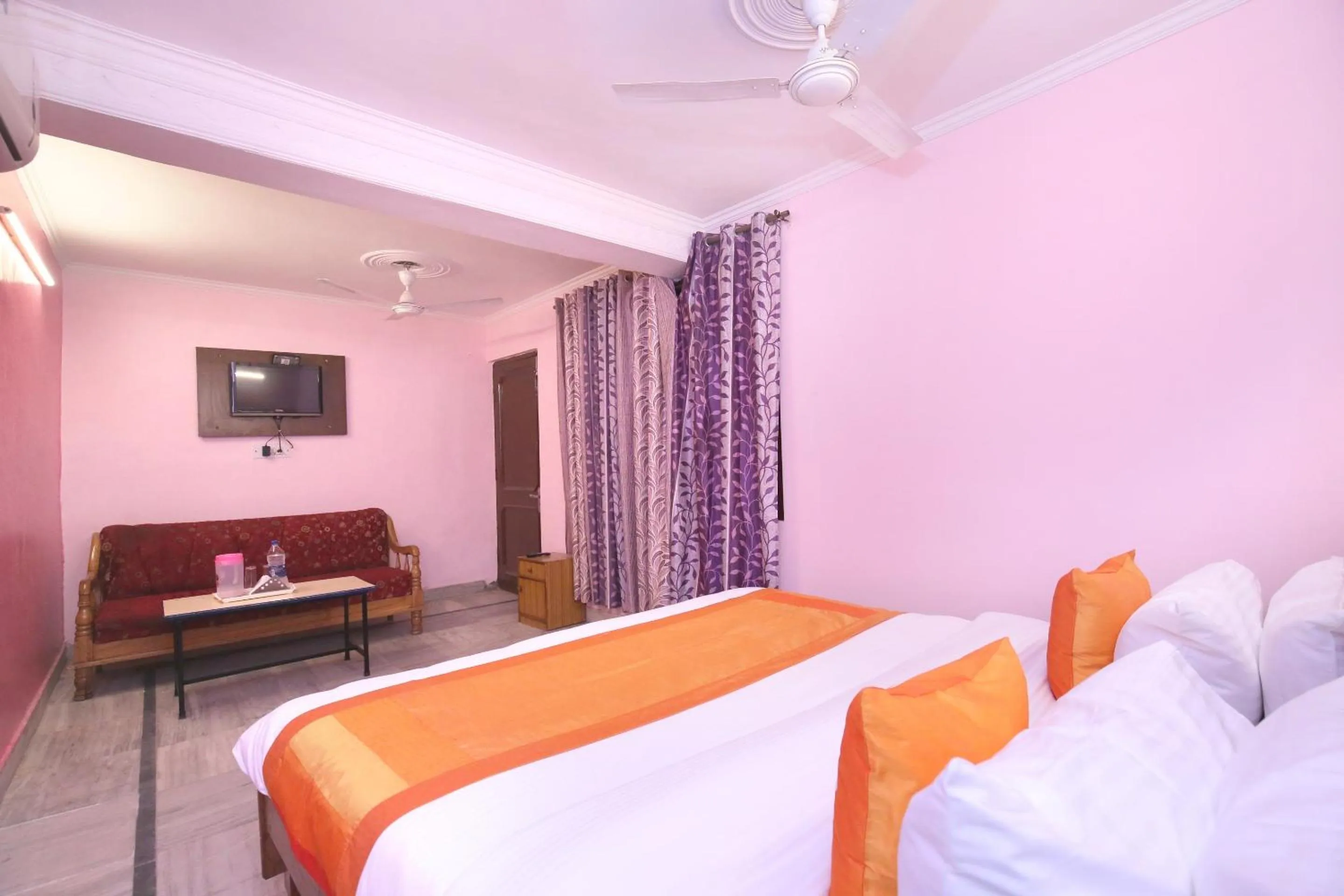 Bedroom, Bed in Hotel O Rajesh Palace