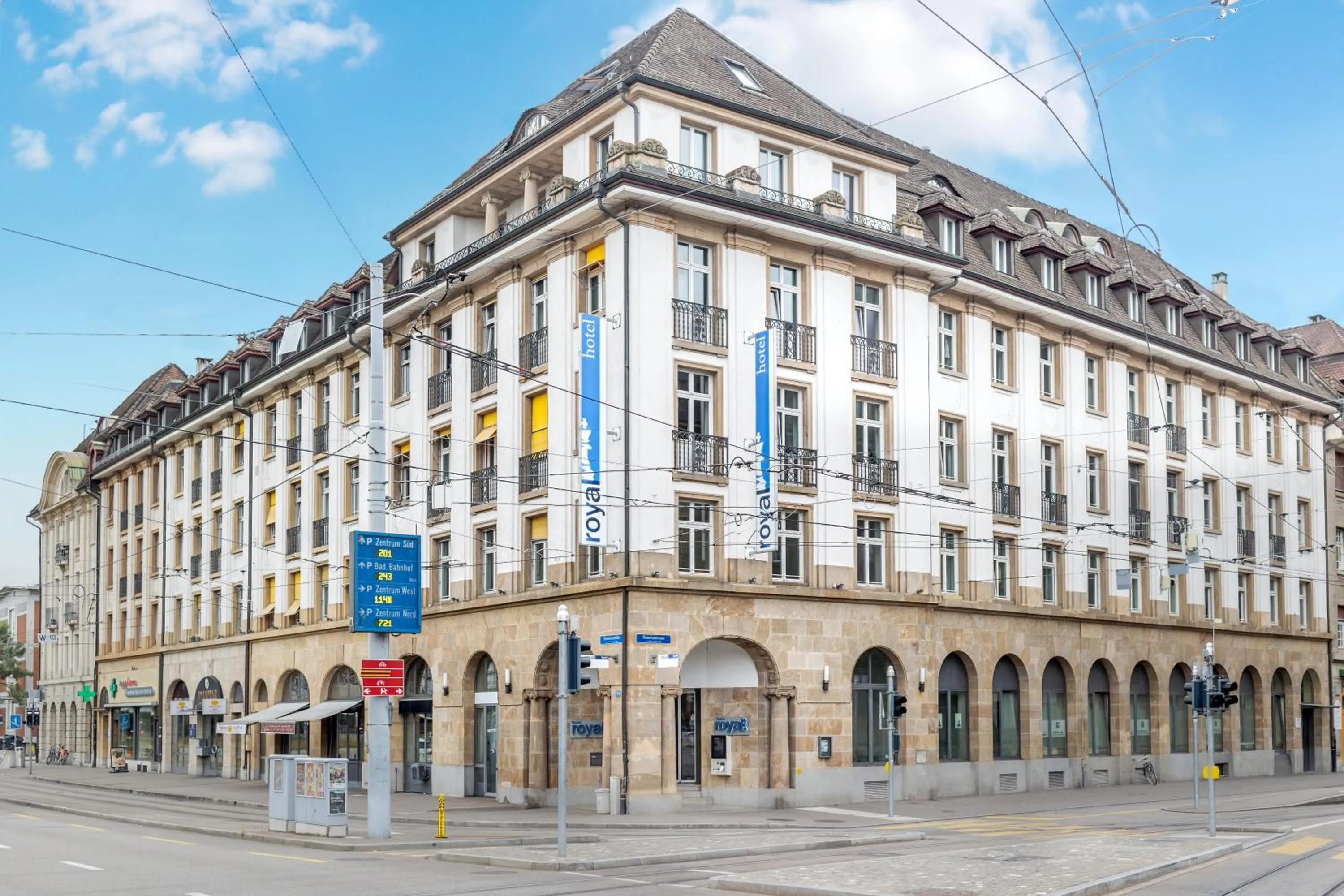 Property building in Royal Hotel - Urban Living