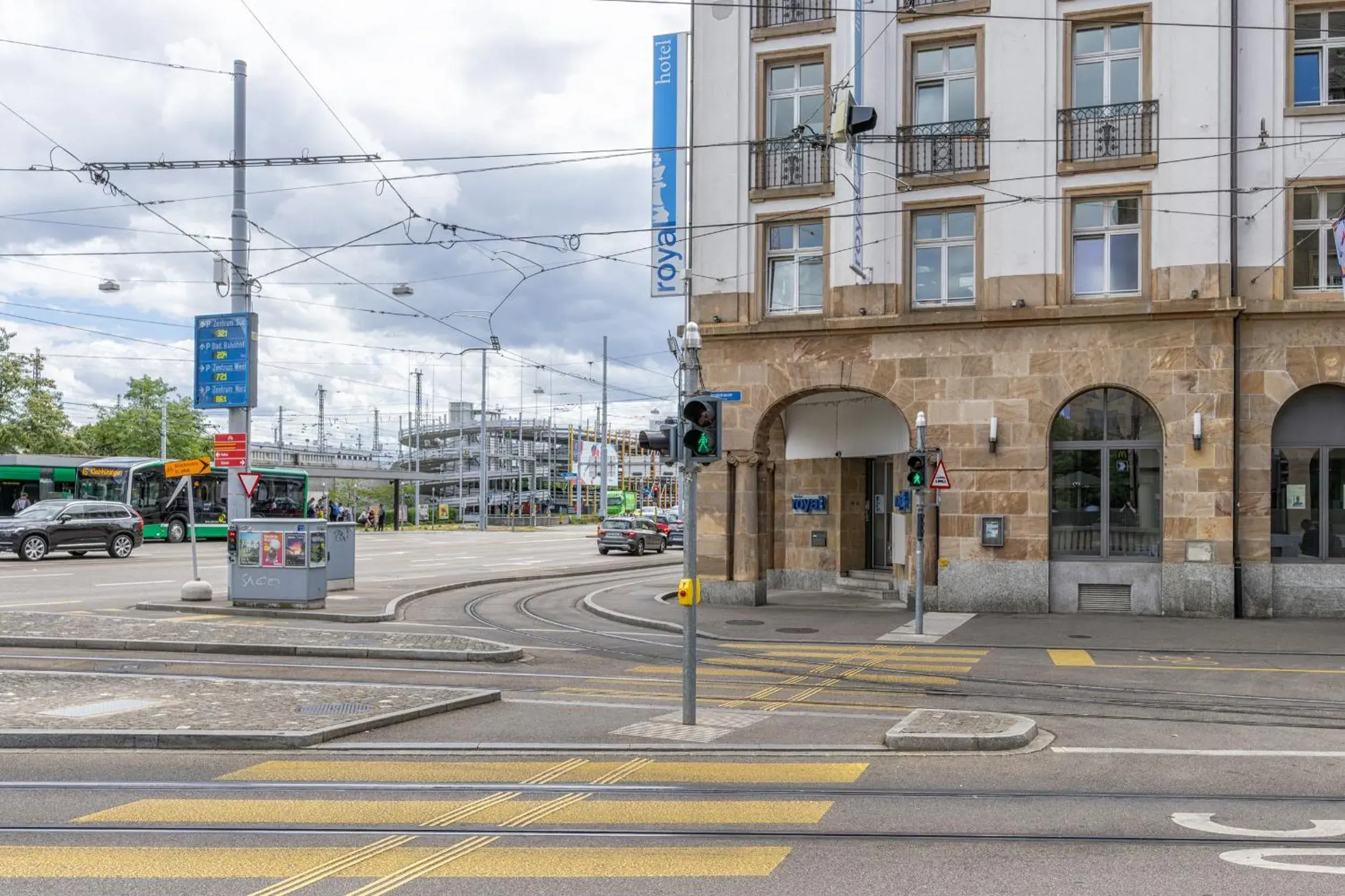 Property building in Royal Hotel - Urban Living Property building in Royal Hotel - Urban Living