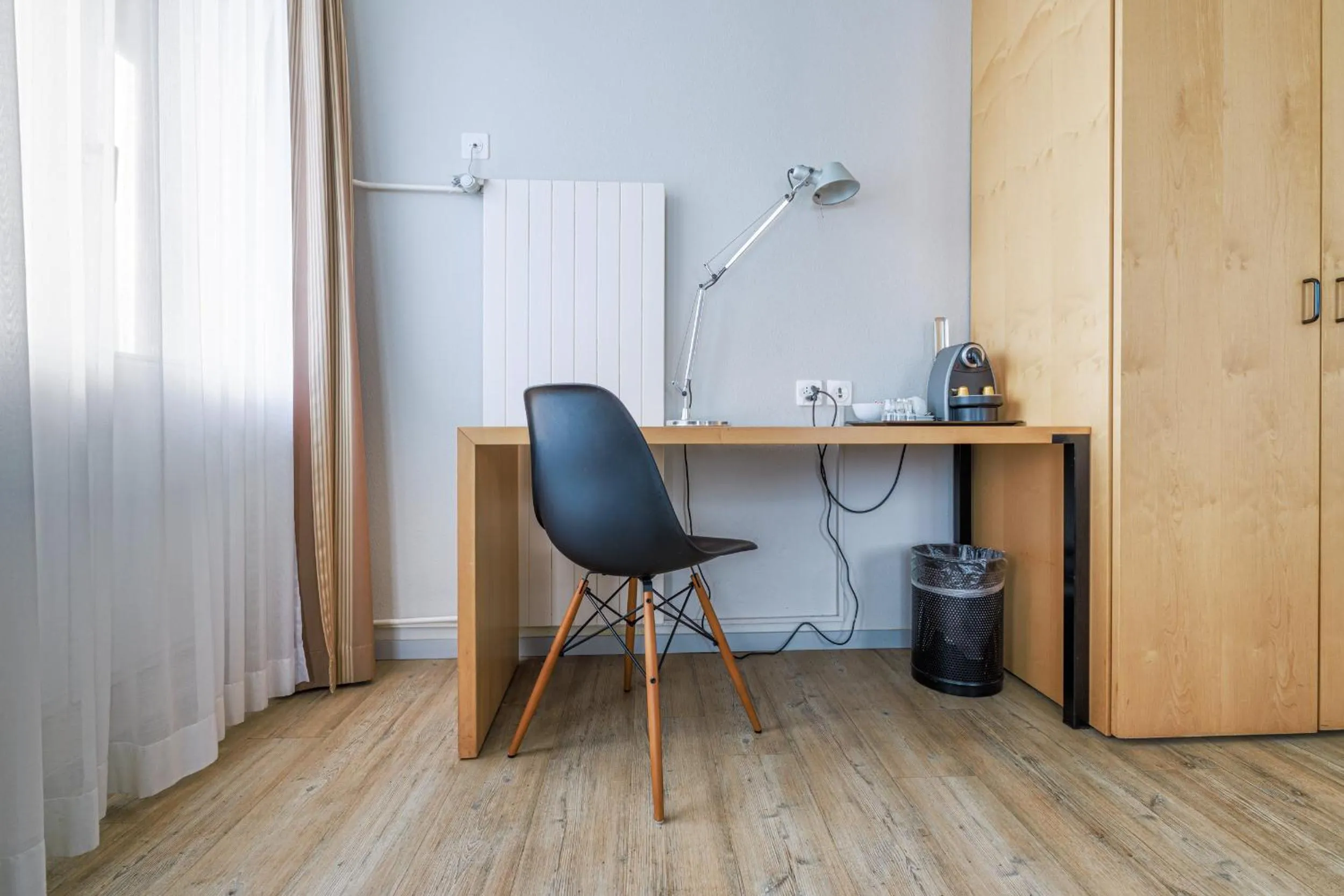 Bedroom in Royal Hotel - Urban Living