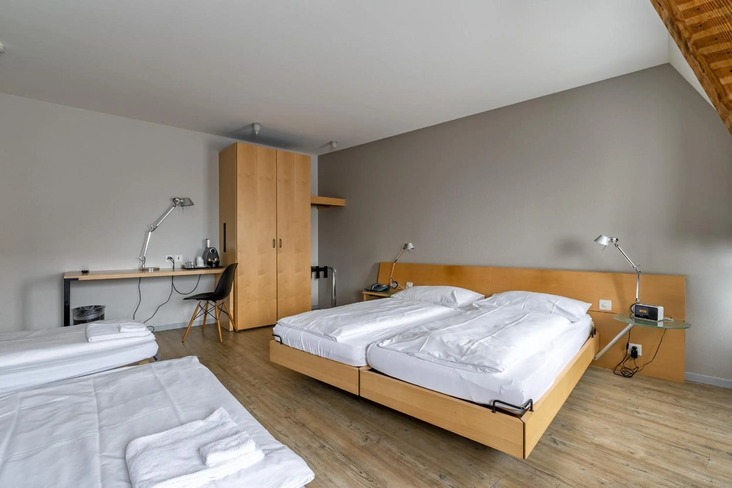 Bedroom, Bed in Royal Hotel - Urban Living