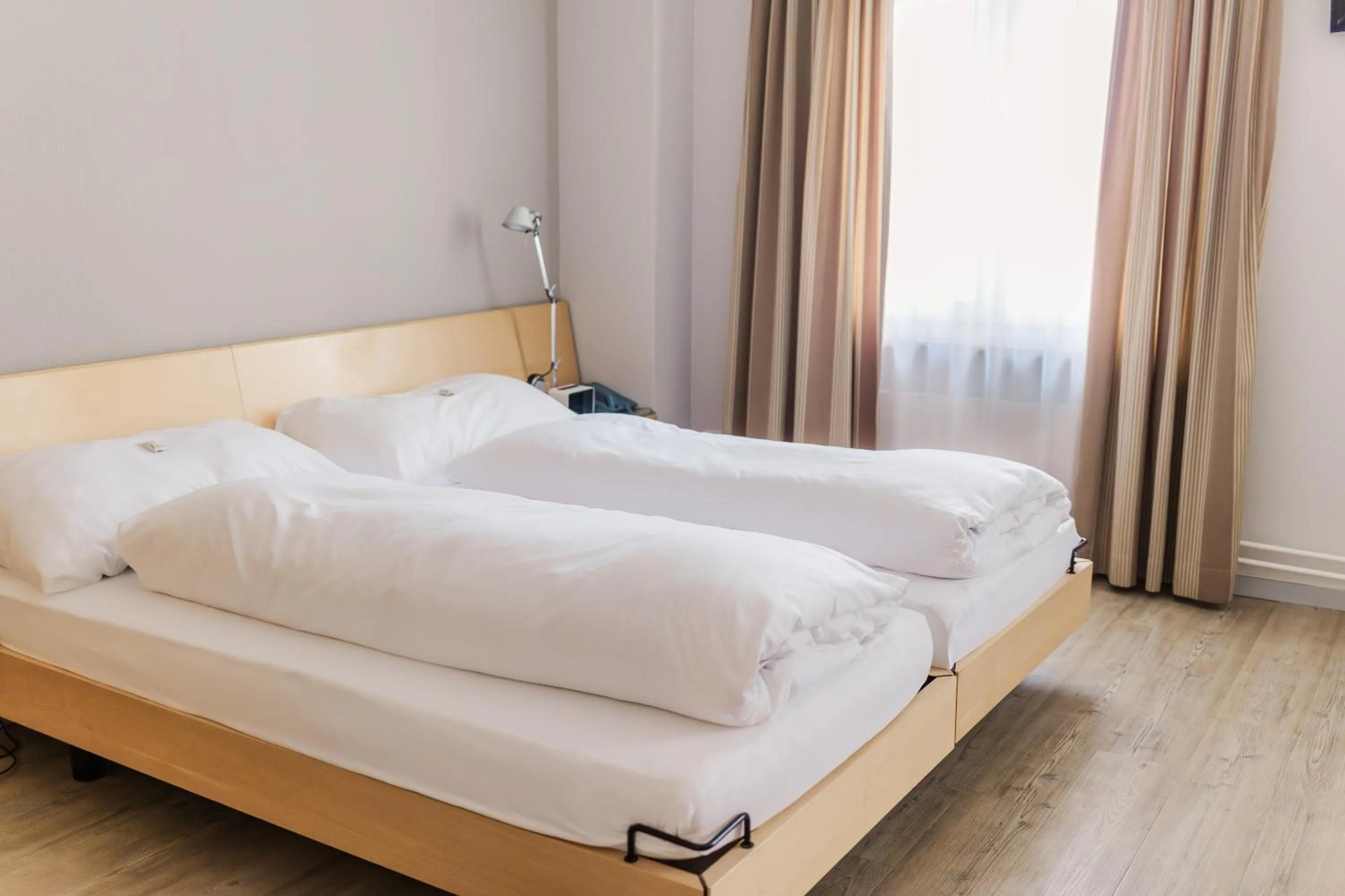 Bed in Royal Hotel - Urban Living