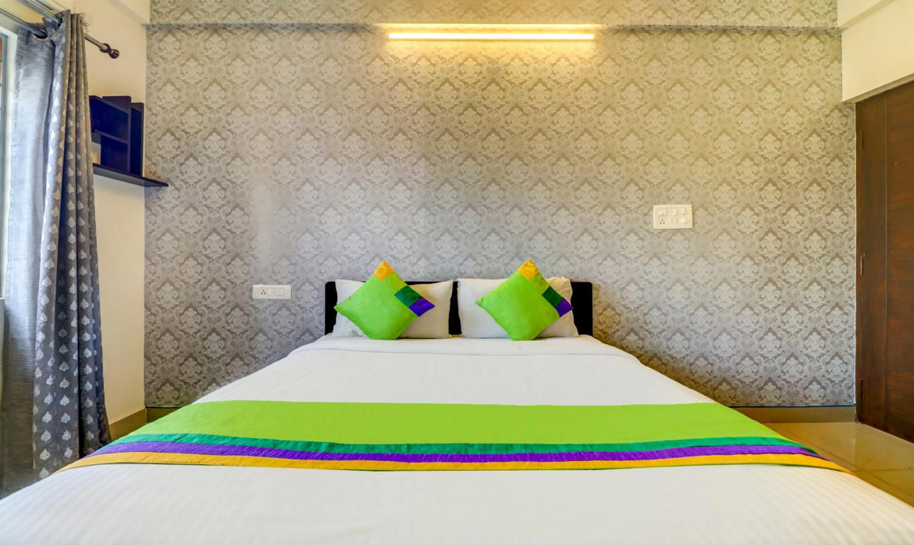 Bedroom, Bed in Treebo 12 Degrees West, Domlur