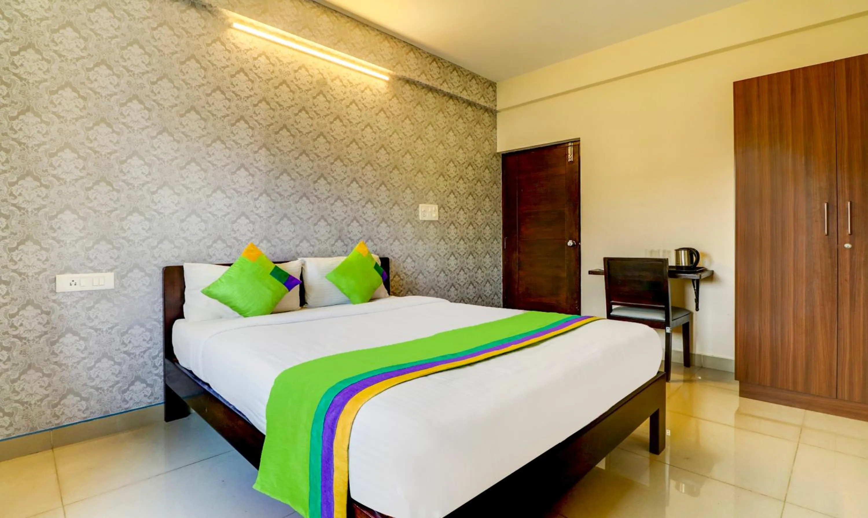 Bedroom, Bed in Treebo 12 Degrees West, Domlur