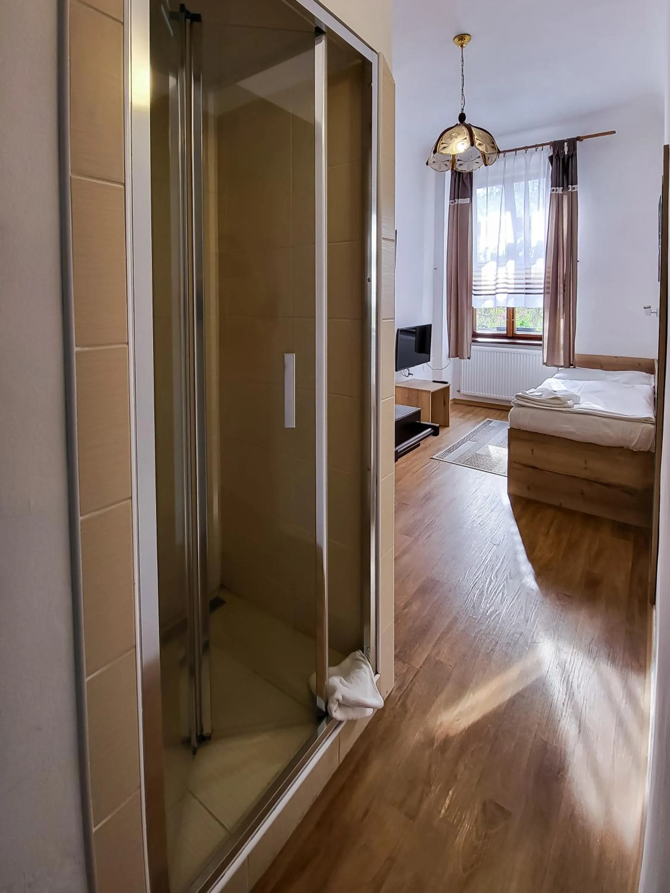Single Room in Pension City