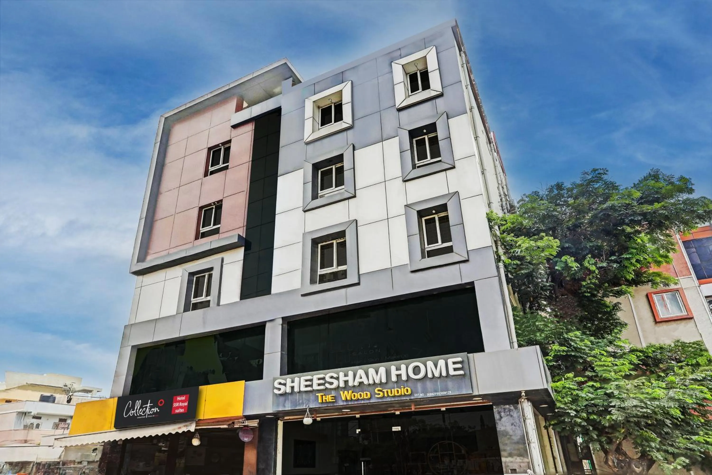 Facade/entrance in Super Collection O SSR Royal Suites