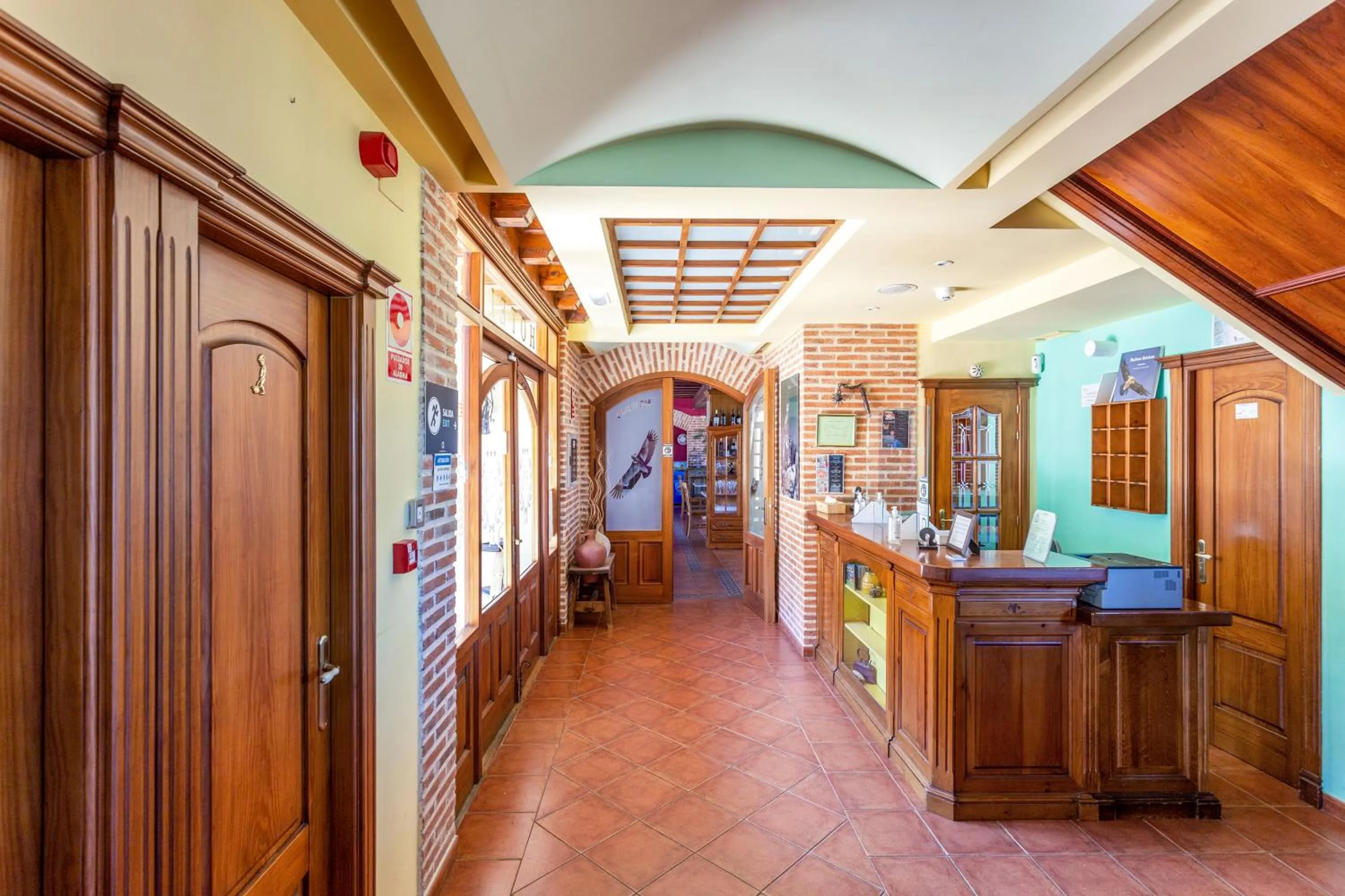 Lobby or reception in Hotel Puerta Sepúlveda