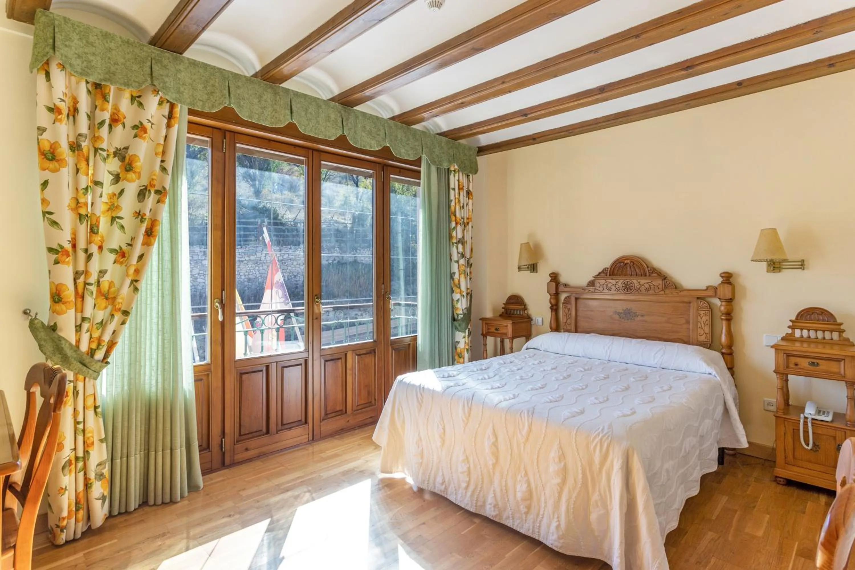 Balcony/Terrace, Bed in Hotel Puerta Sepúlveda