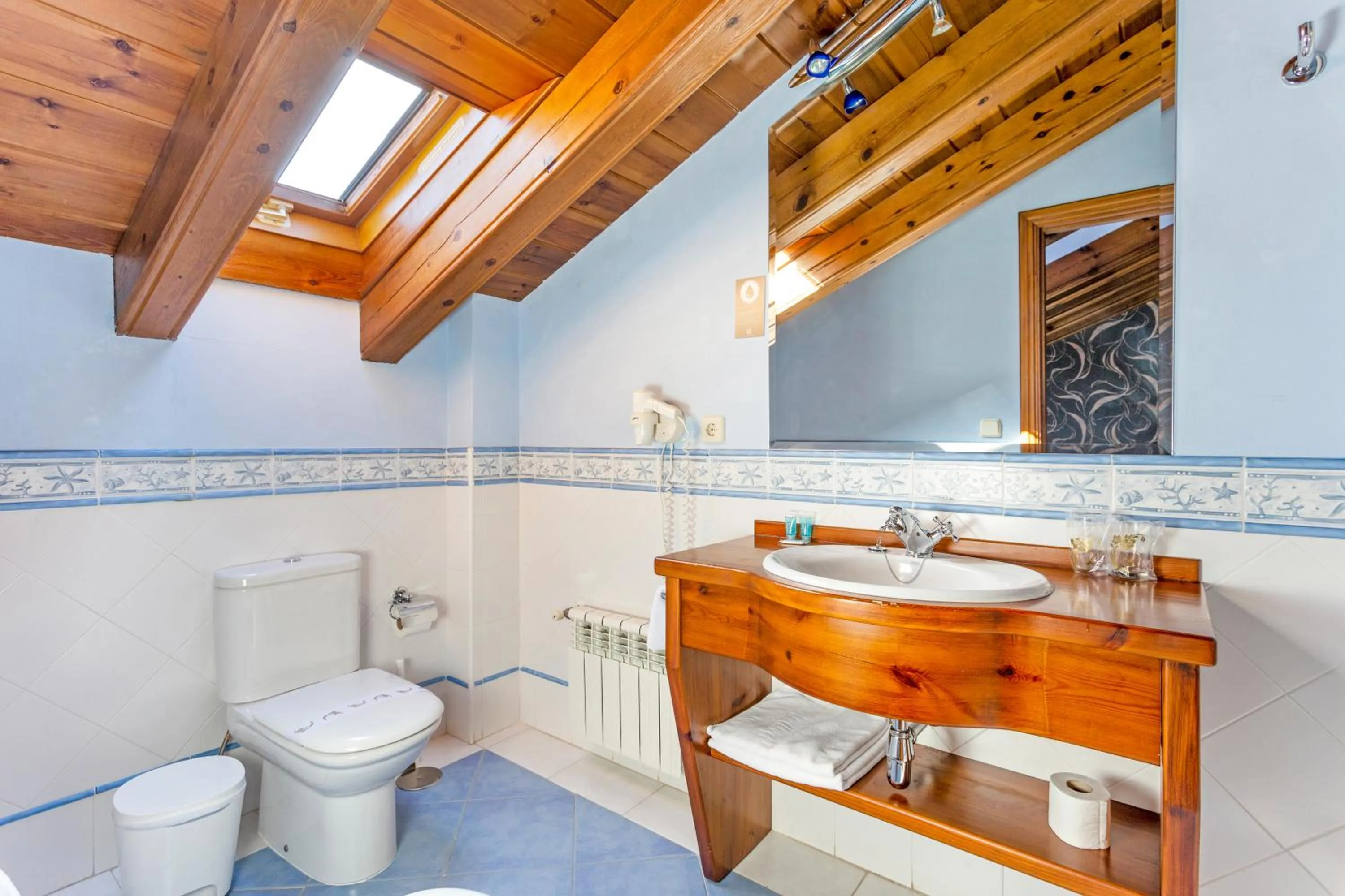 Toilet in Hotel Puerta Sepúlveda