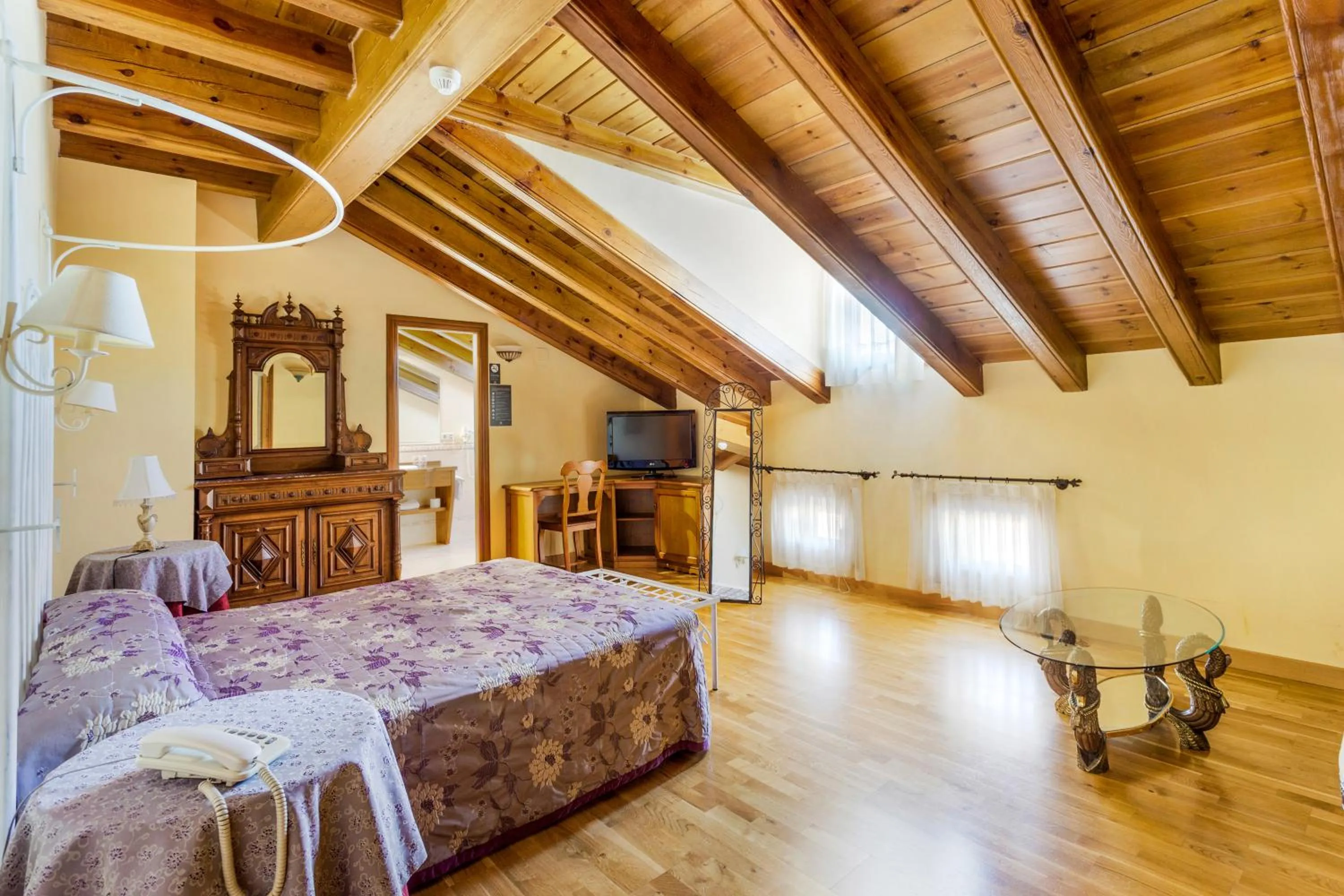 Bed in Hotel Puerta Sepúlveda