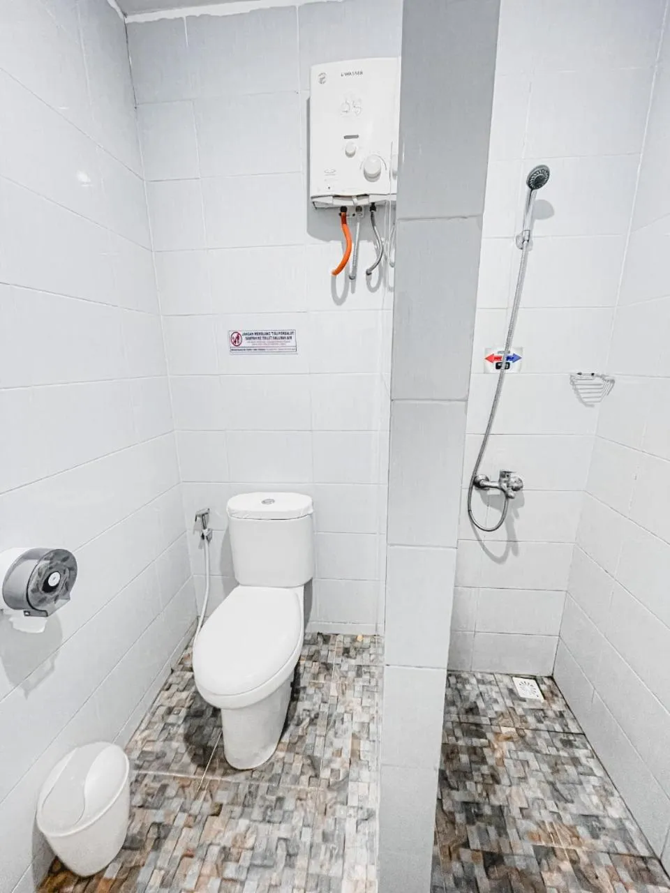 Bathroom in Otu Hostel By Ostic