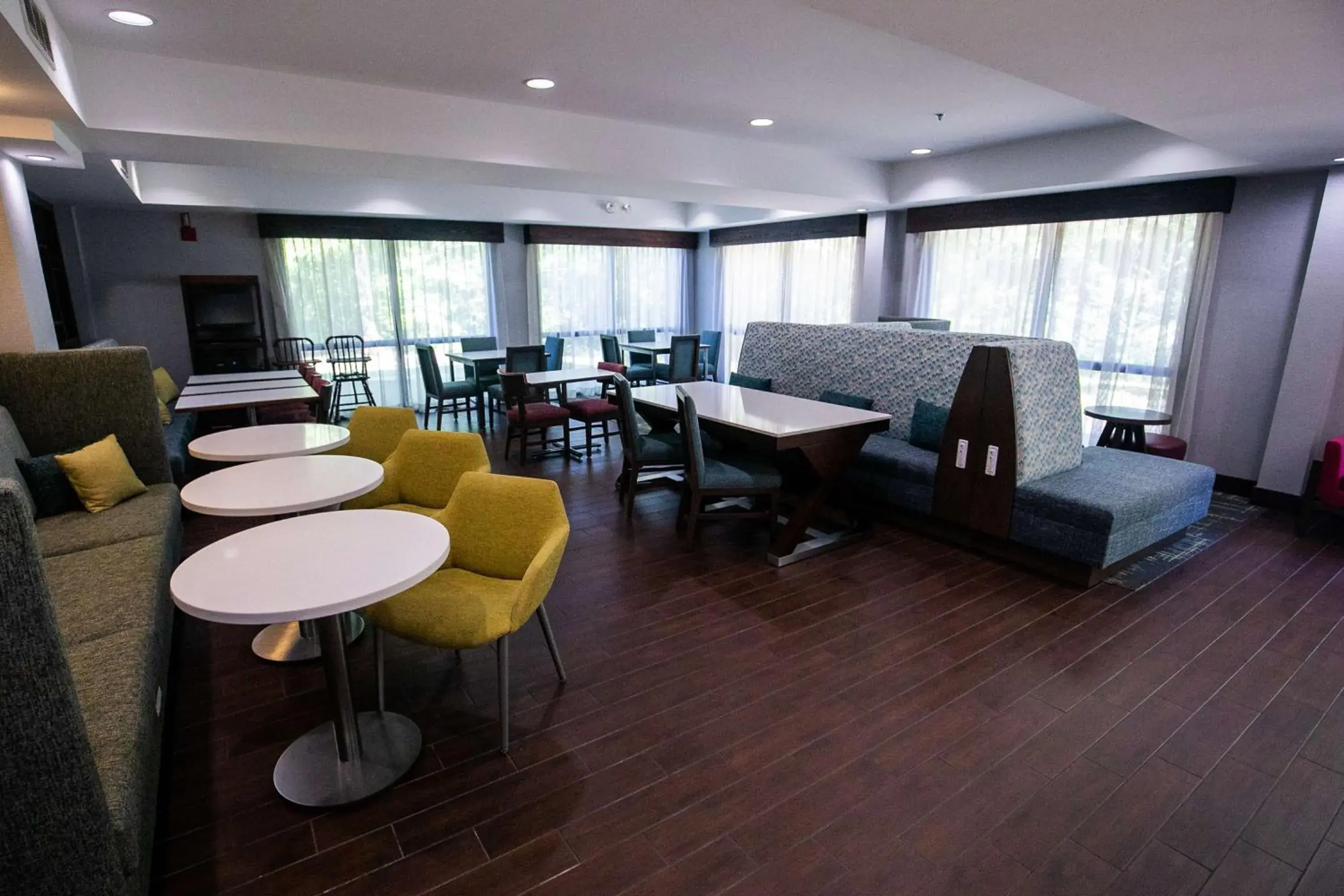 Lobby or reception in Hampton Inn Pickwick Dam-At Shiloh Falls Lobby or reception in Hampton Inn Pickwick Dam-At Shiloh Falls