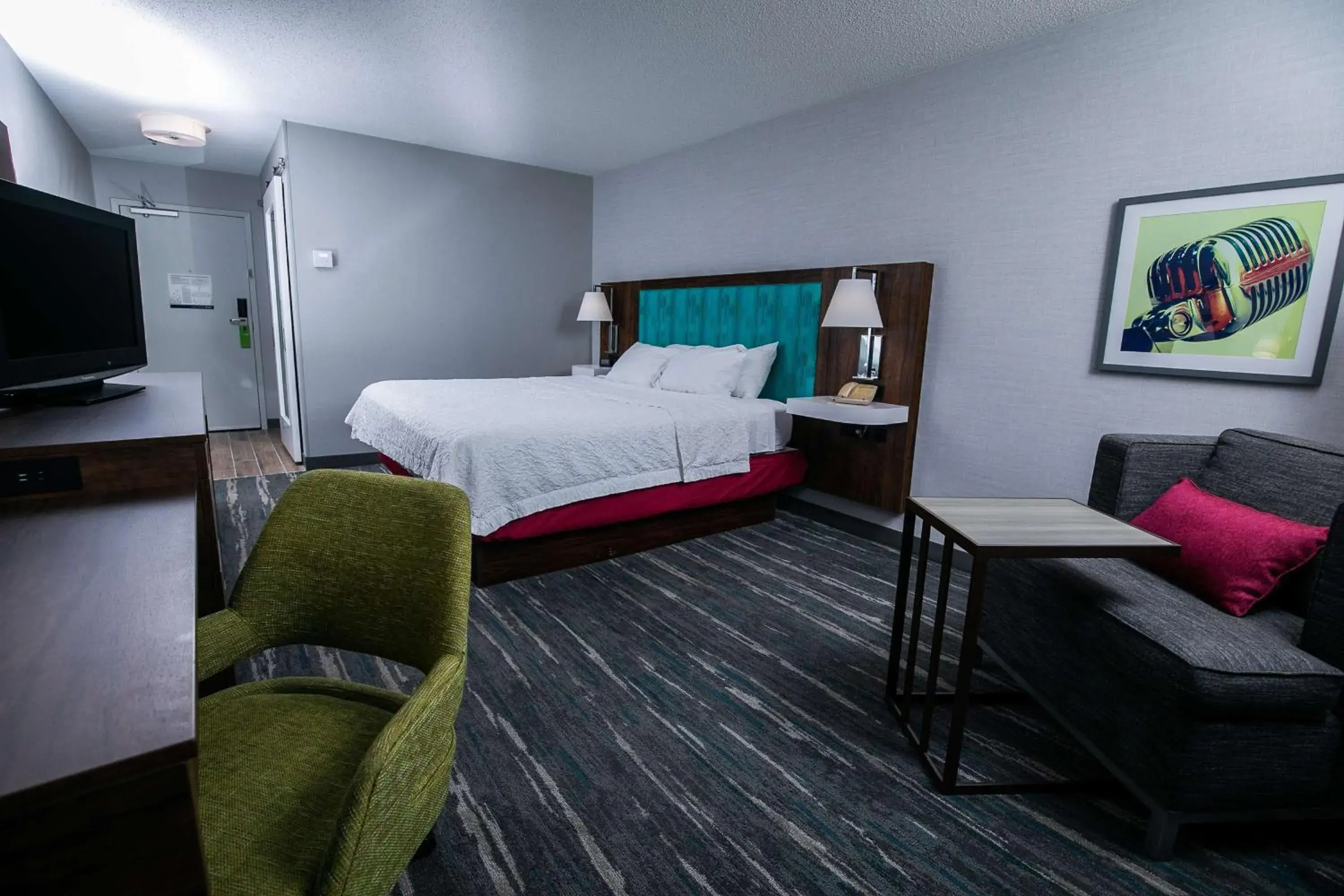 King Study Room - Non-Smoking in Hampton Inn Pickwick Dam-At Shiloh Falls King Study Room - Non-Smoking in Hampton Inn Pickwick Dam-At Shiloh Falls