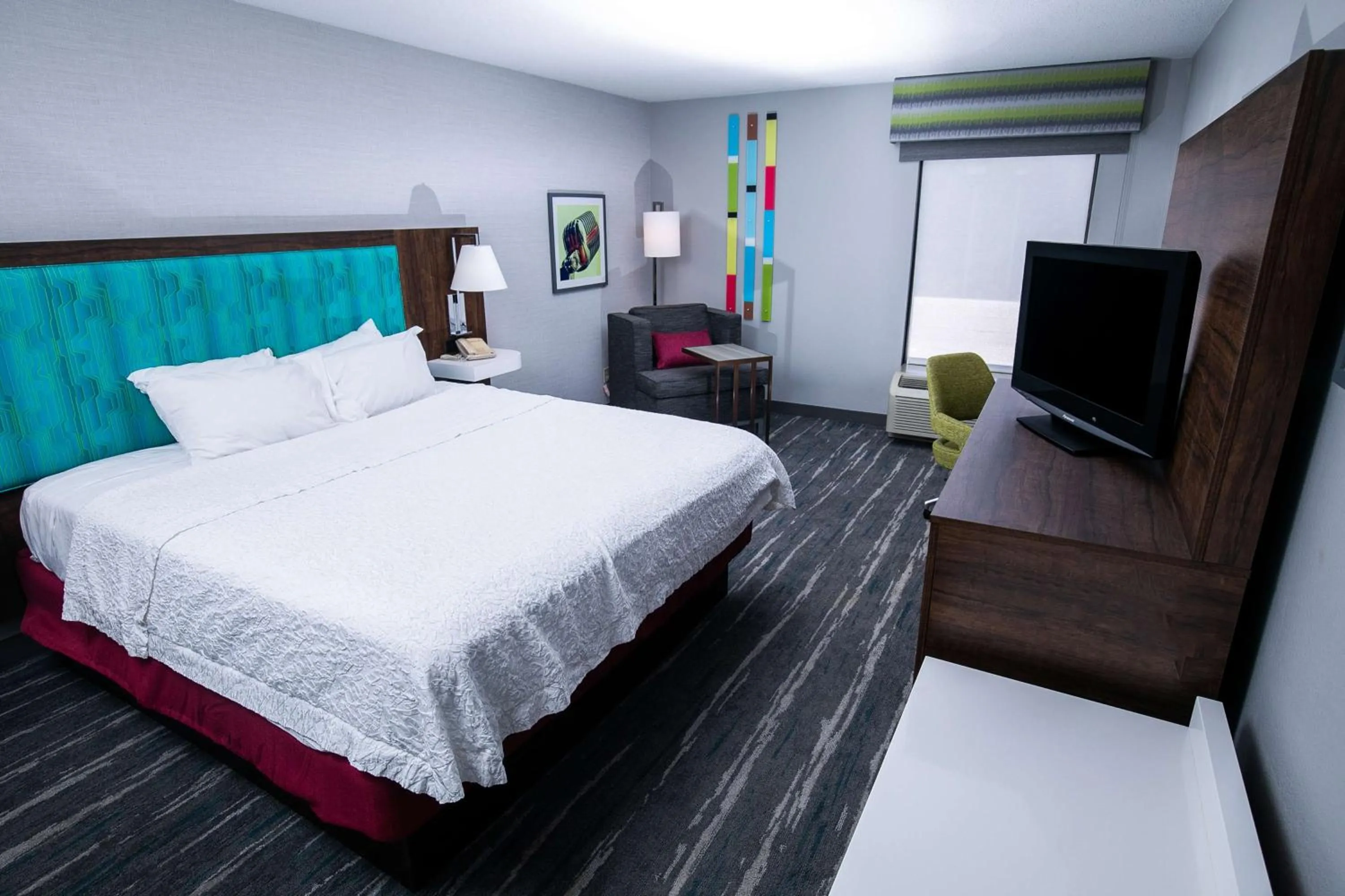 Bed in Hampton Inn Pickwick Dam-At Shiloh Falls