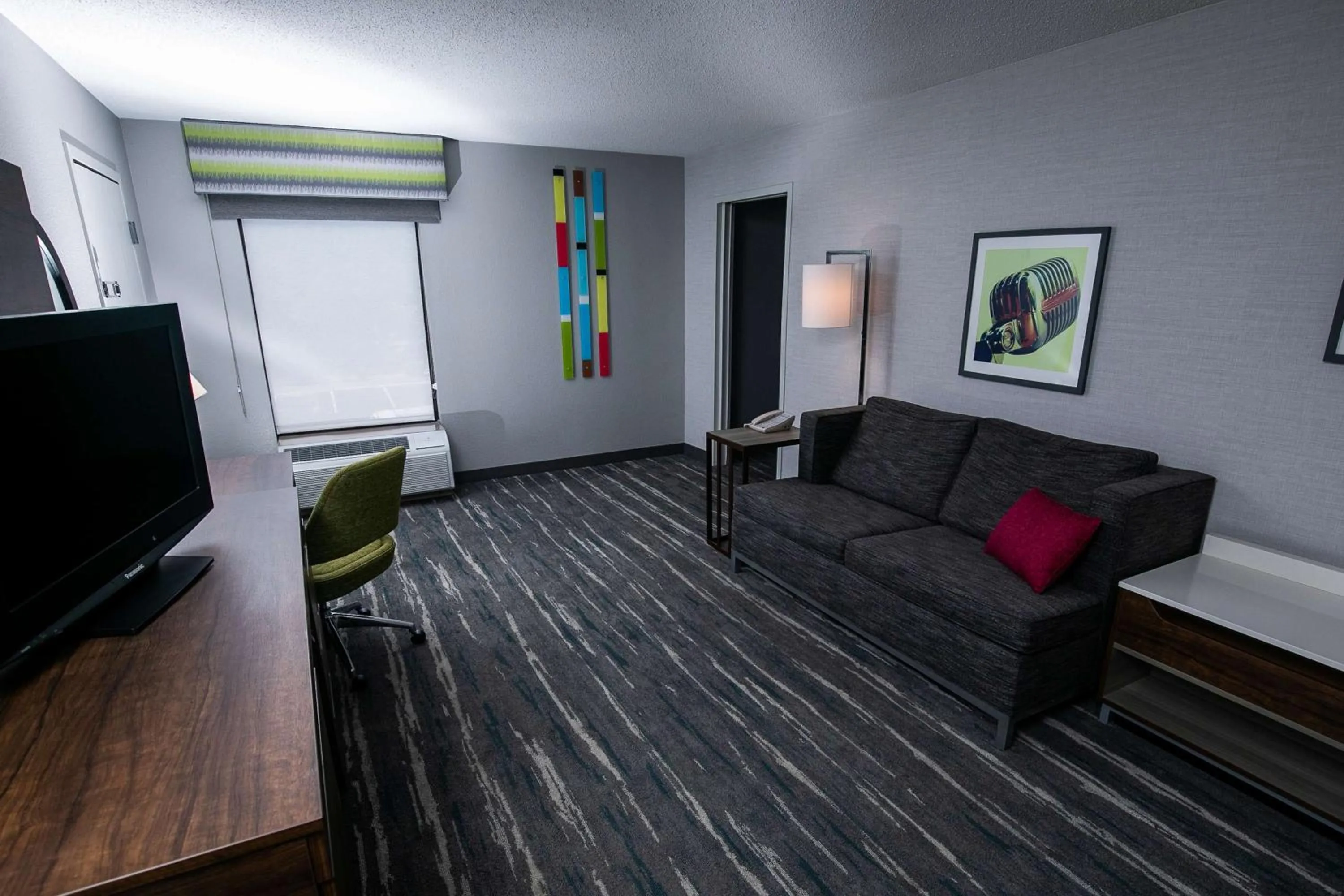 Living room in Hampton Inn Pickwick Dam-At Shiloh Falls