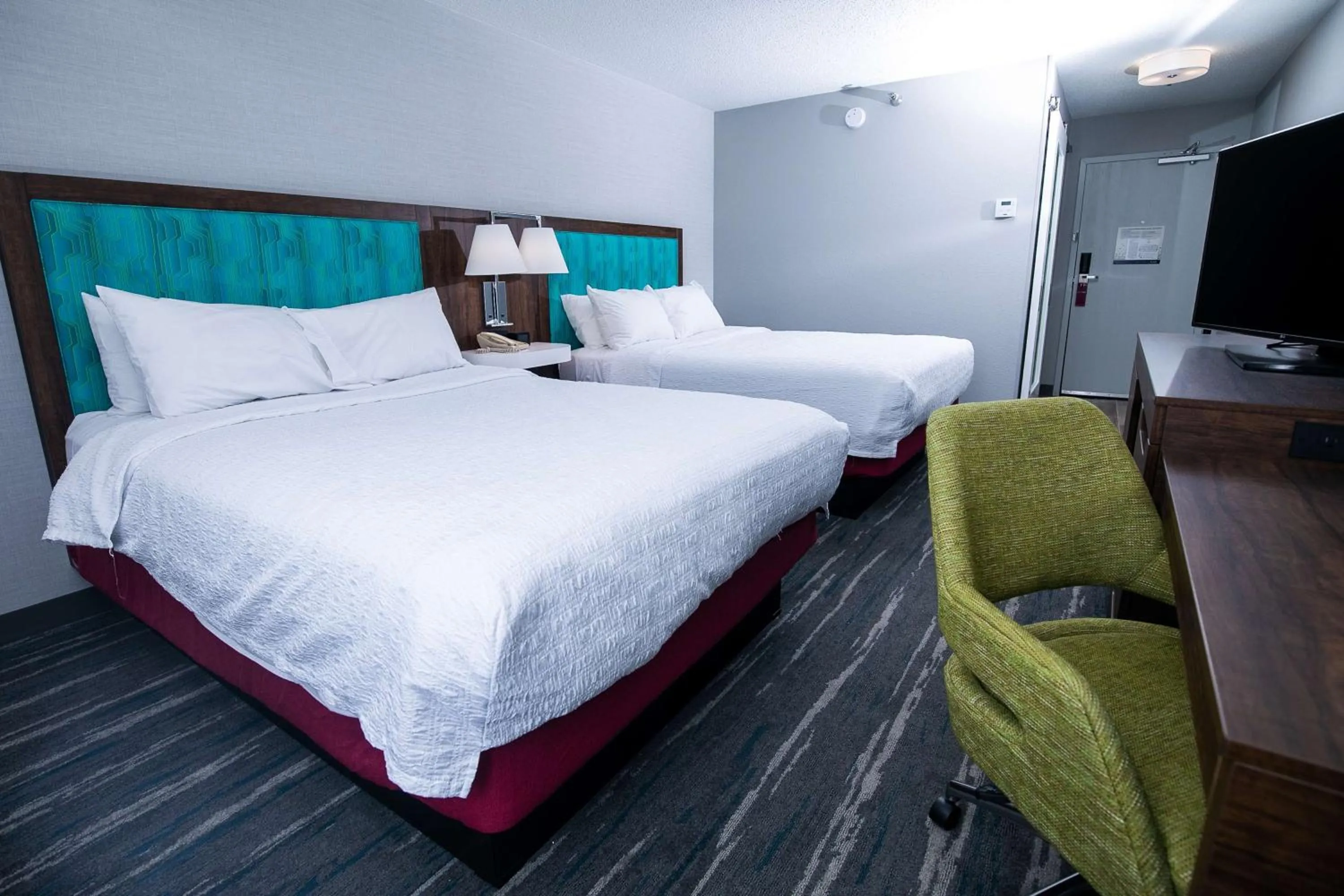 Bedroom, Bed in Hampton Inn Pickwick Dam-At Shiloh Falls