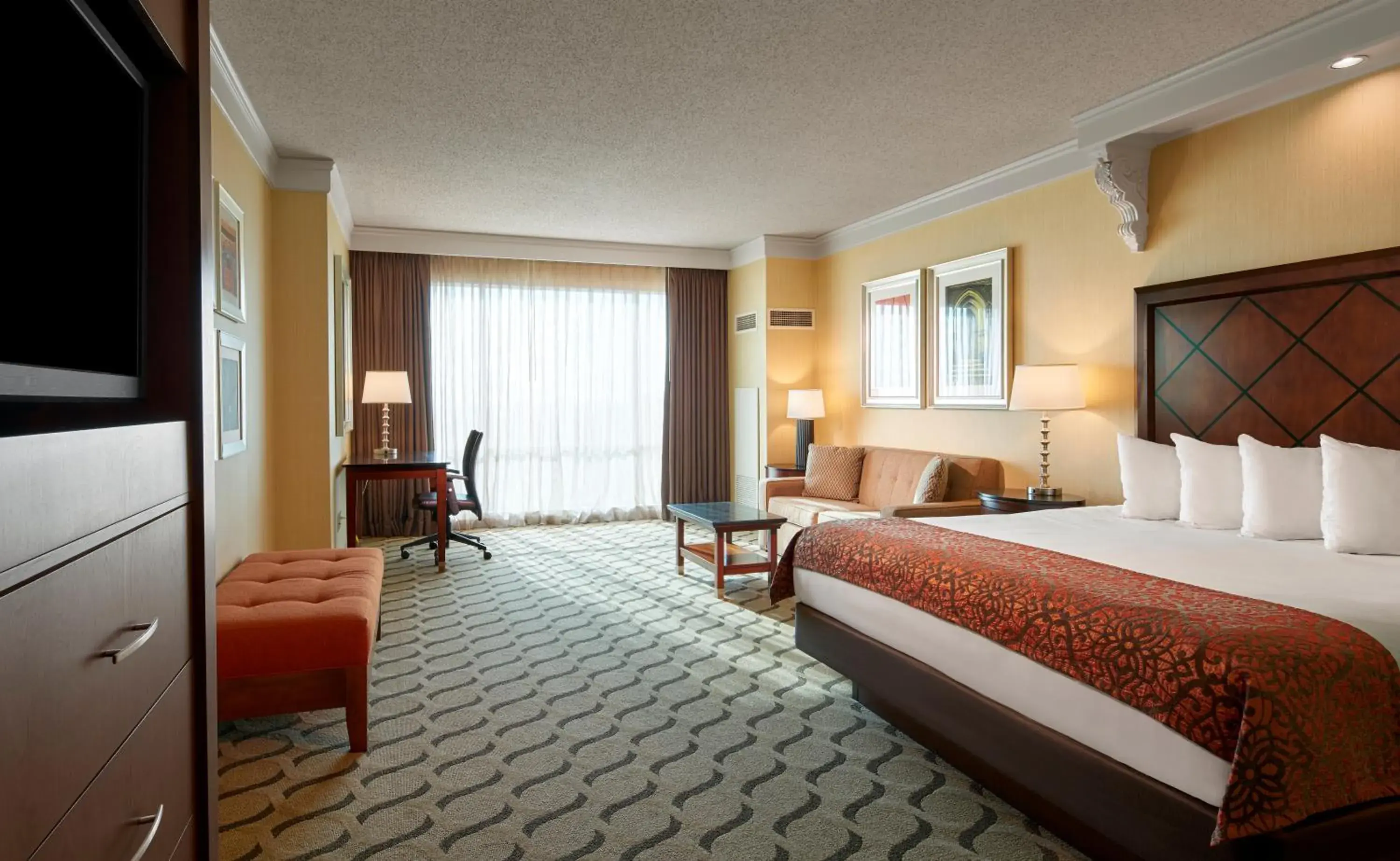 Luxury King Smoking in Horseshoe Bossier City, A Caesars Destination Luxury King Smoking in Horseshoe Bossier City, A Caesars Destination