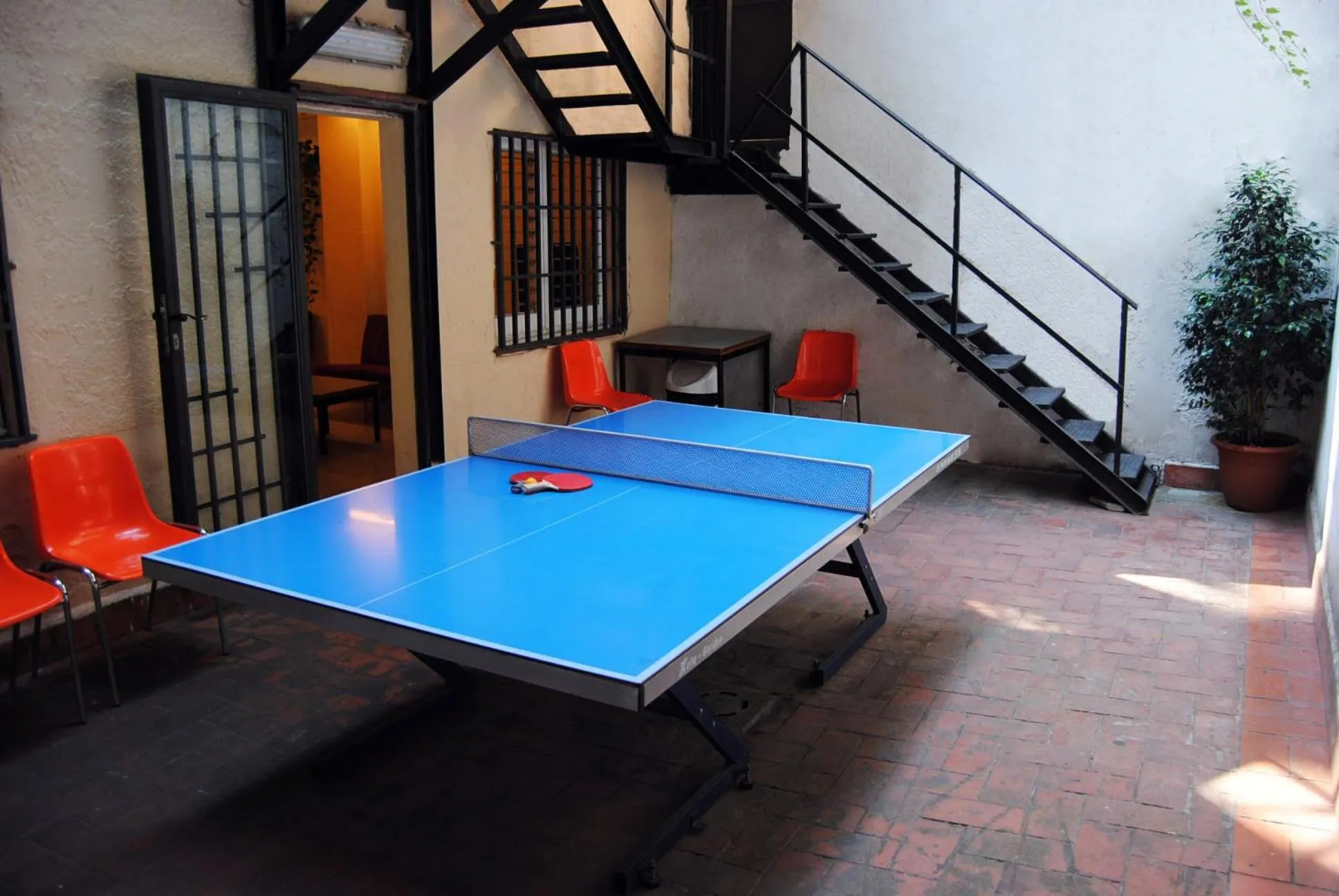 Table Tennis in Residencia Albergue Studio