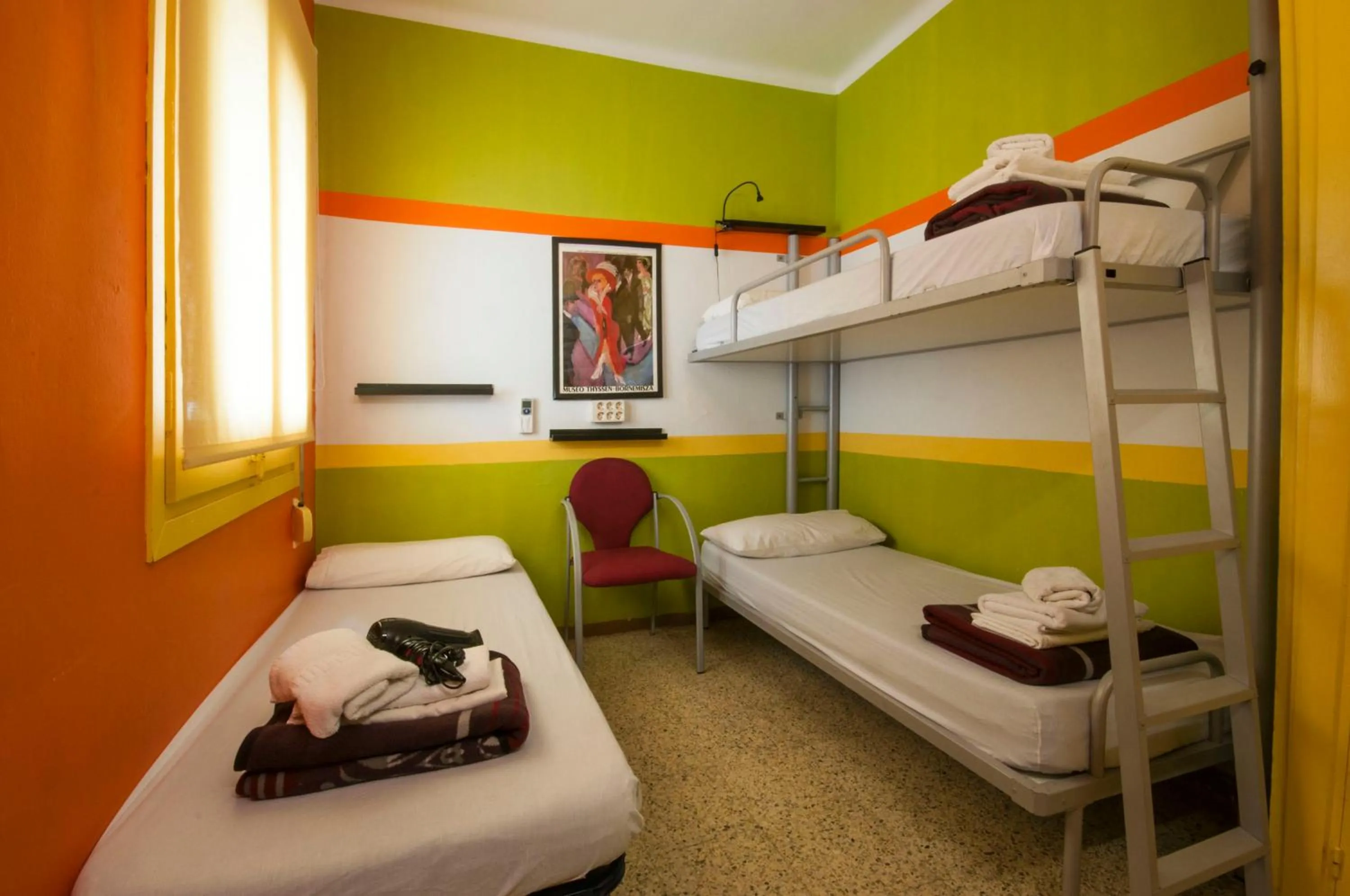Photo of the whole room, Bed in Residencia Albergue Studio