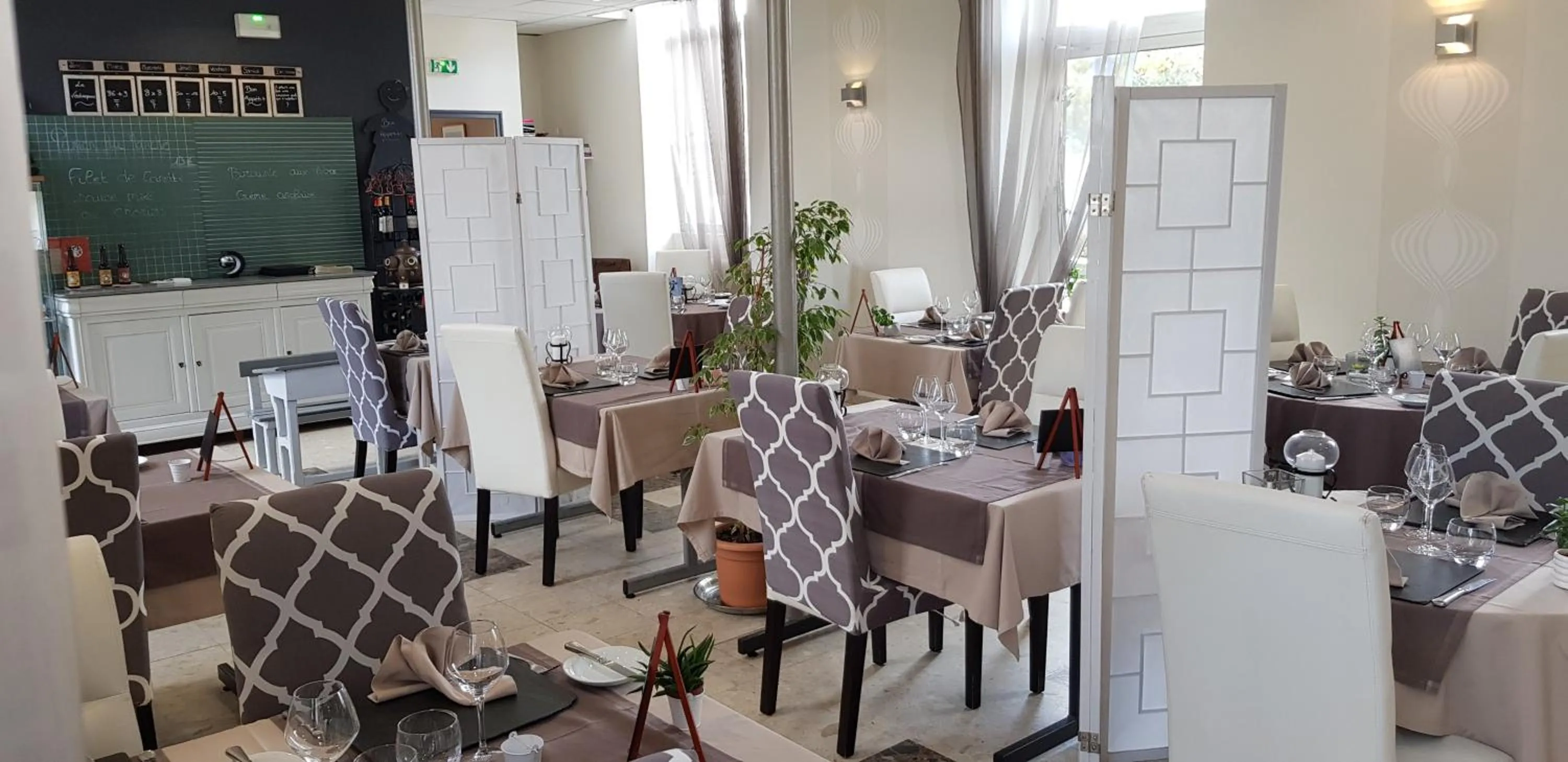 Logis Hotel Restaurant Le Vedaquais