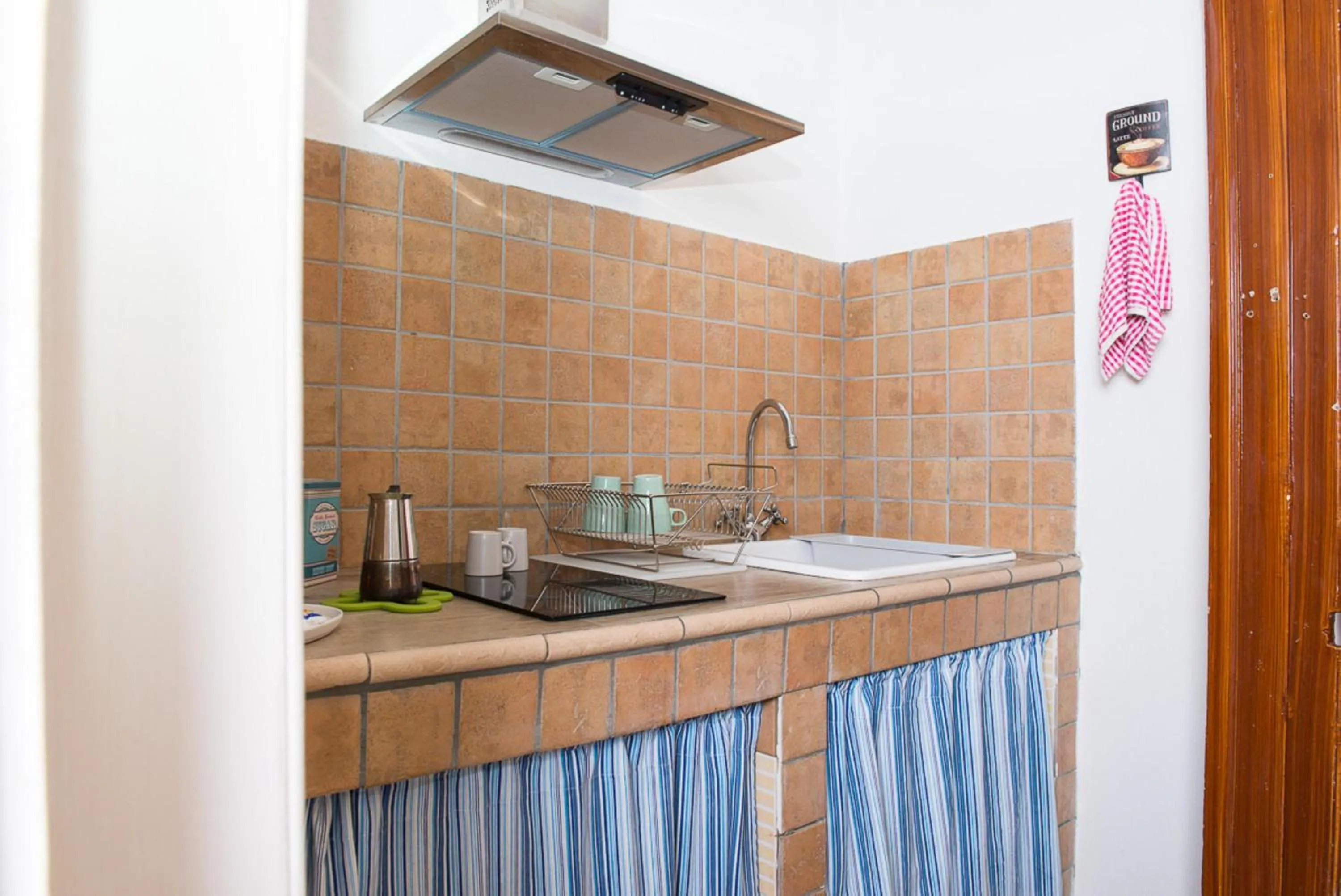 Kitchen or kitchenette in Maison la Mitra - Dimore Partenopee