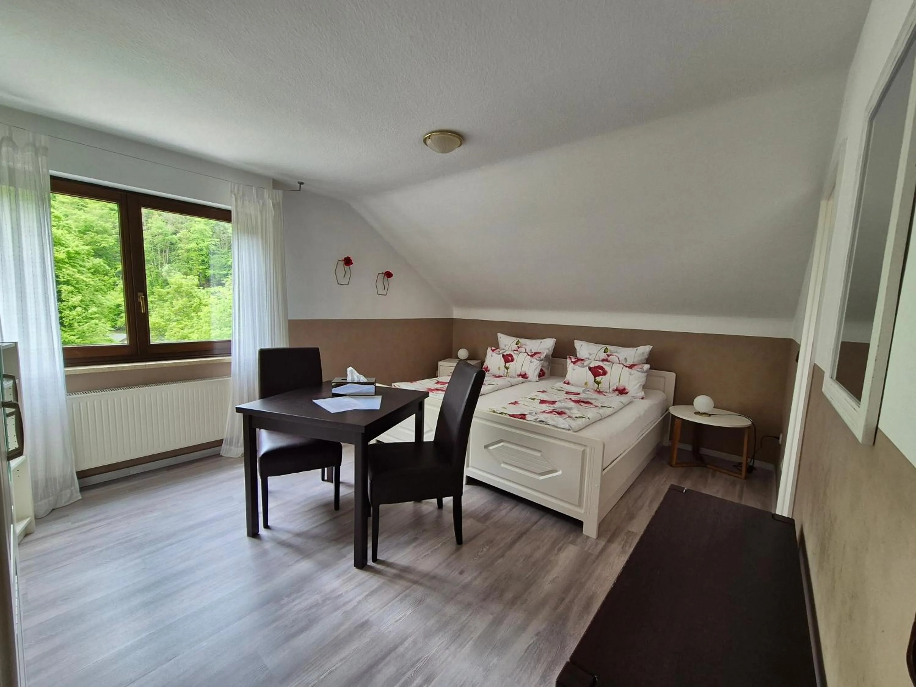 Photo of the whole room, Bed in Haus Grünewald