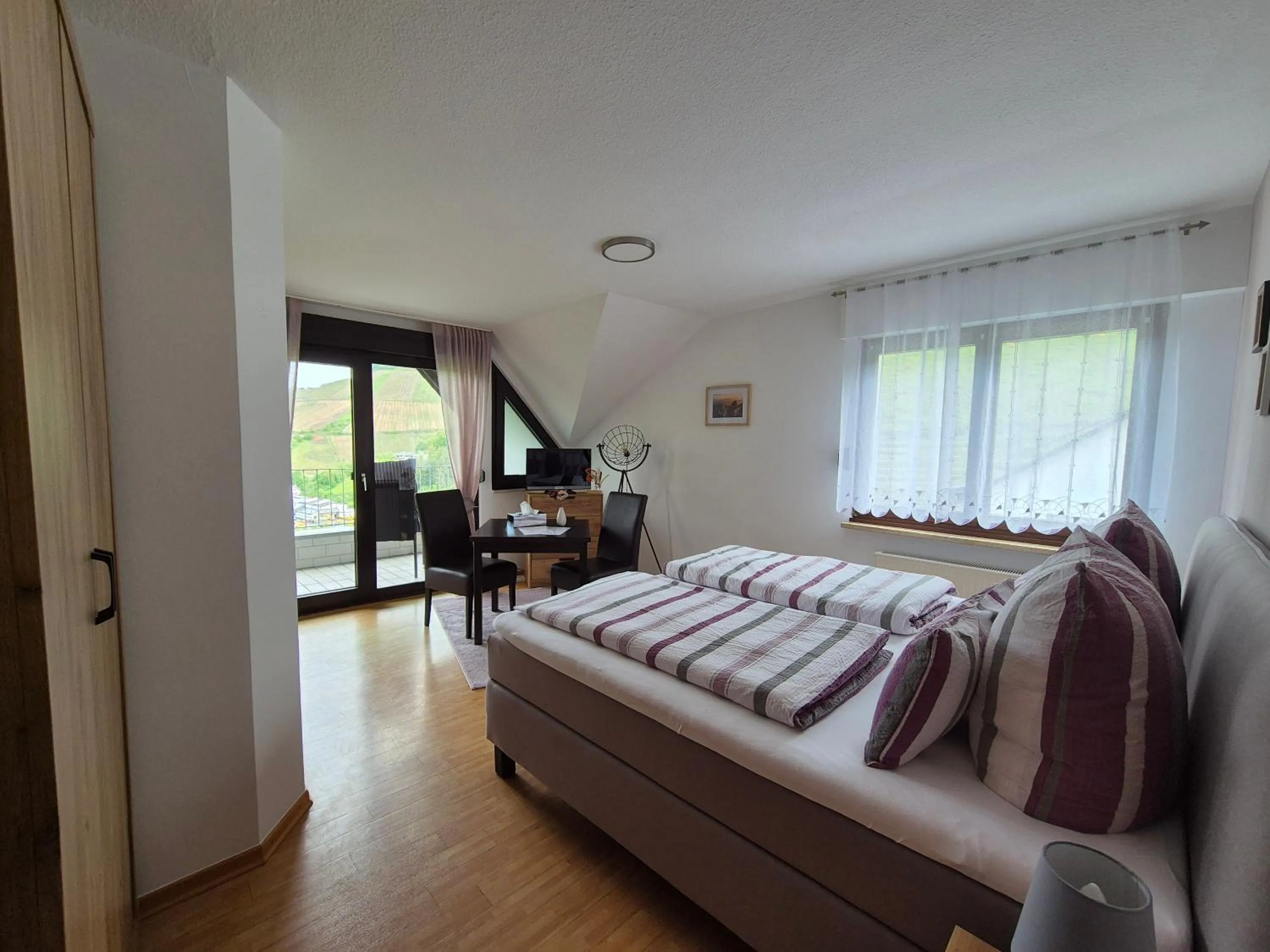 Photo of the whole room, Bed in Haus Grünewald