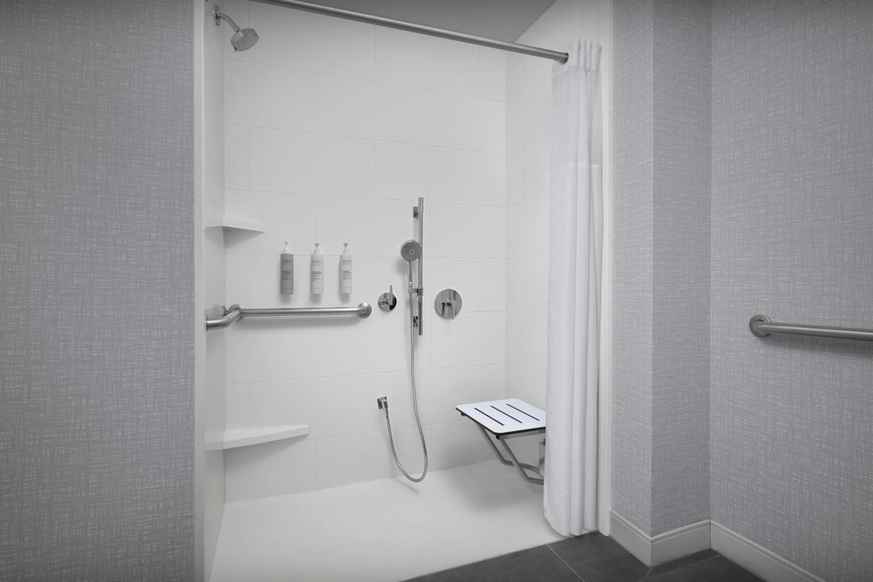 Bathroom in Hampton Inn Ithaca