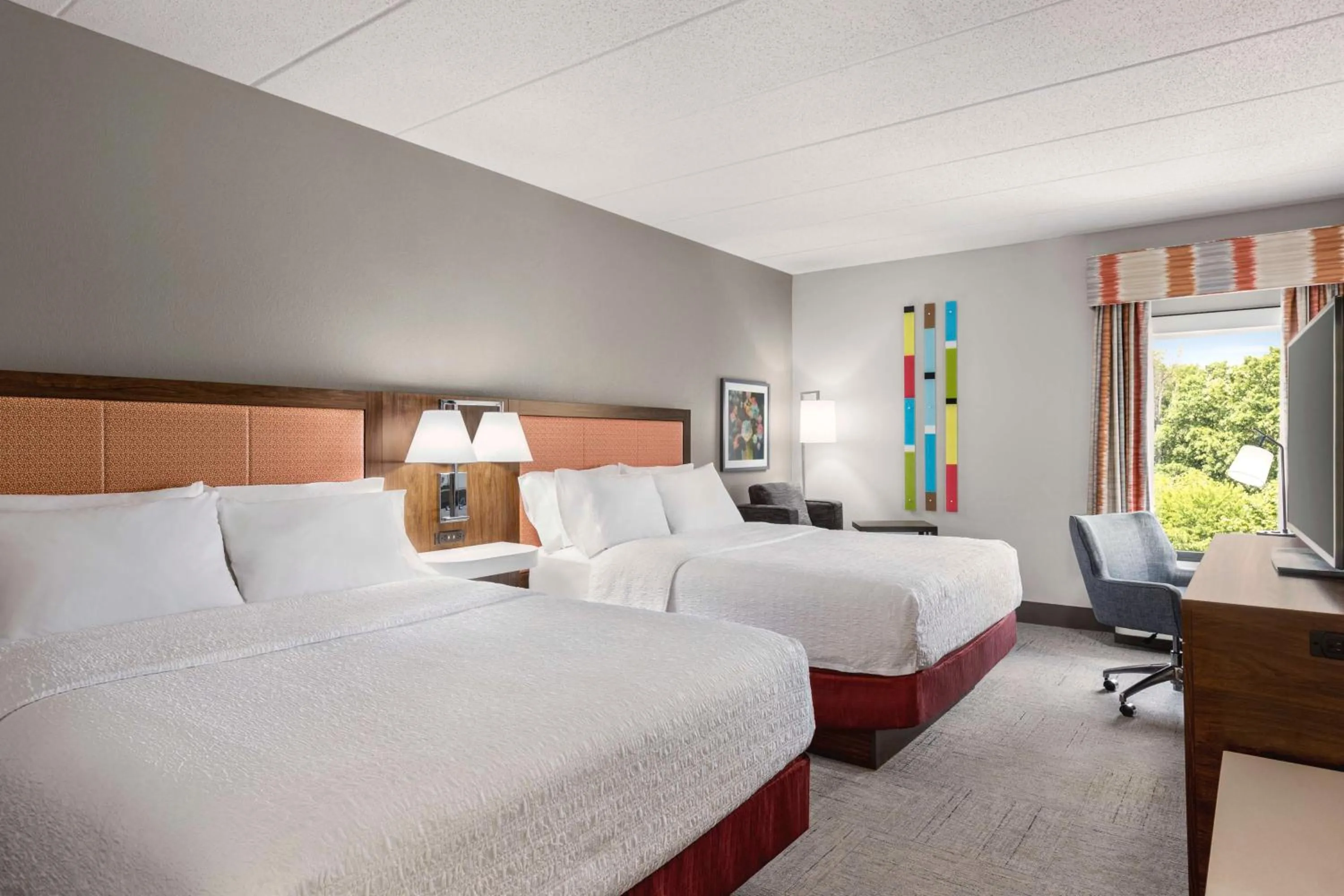 Bedroom, Bed in Hampton Inn Quakertown