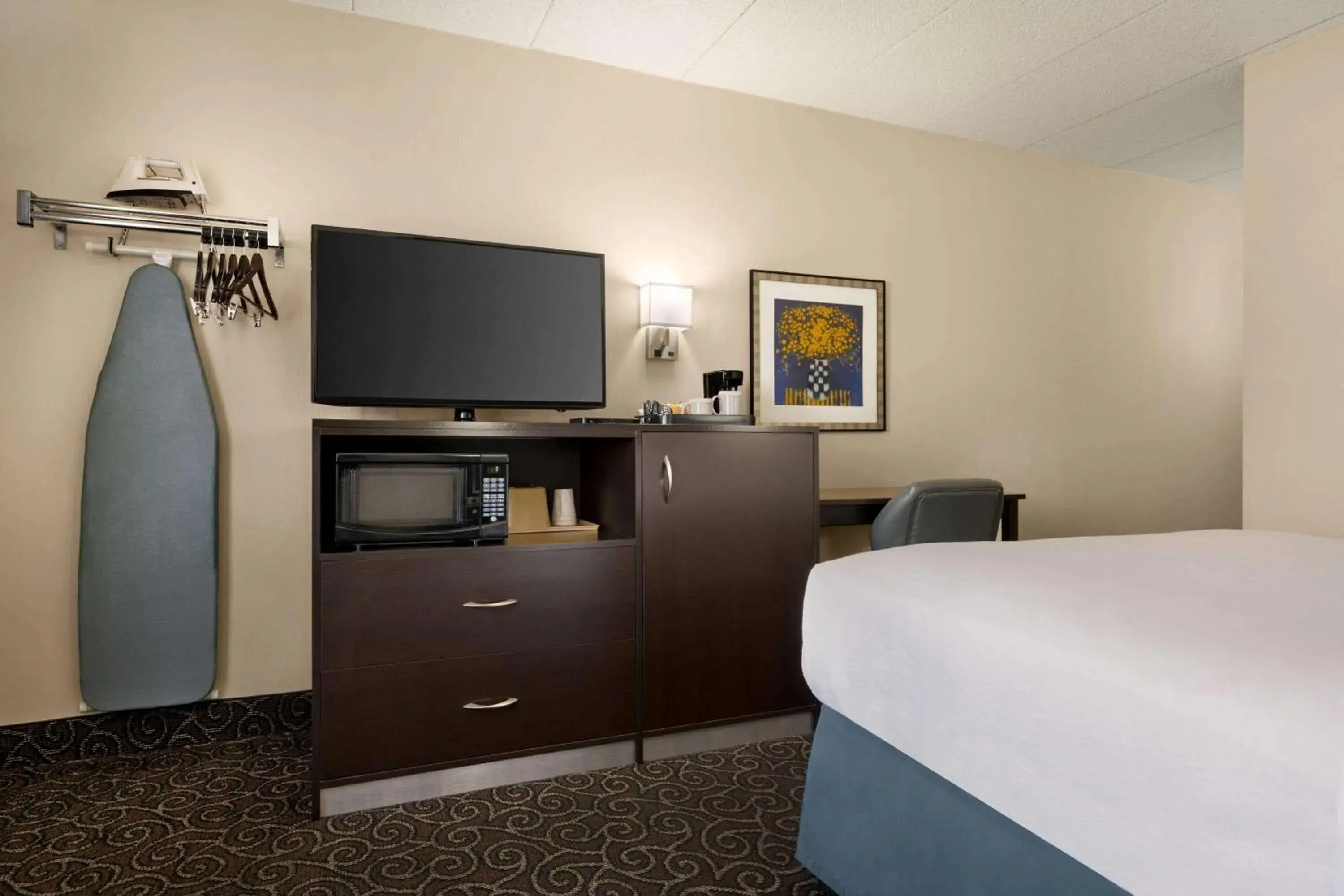 Bedroom, Bed in Days Inn by Wyndham Fort Collins Bedroom, Bed in Days Inn by Wyndham Fort Collins