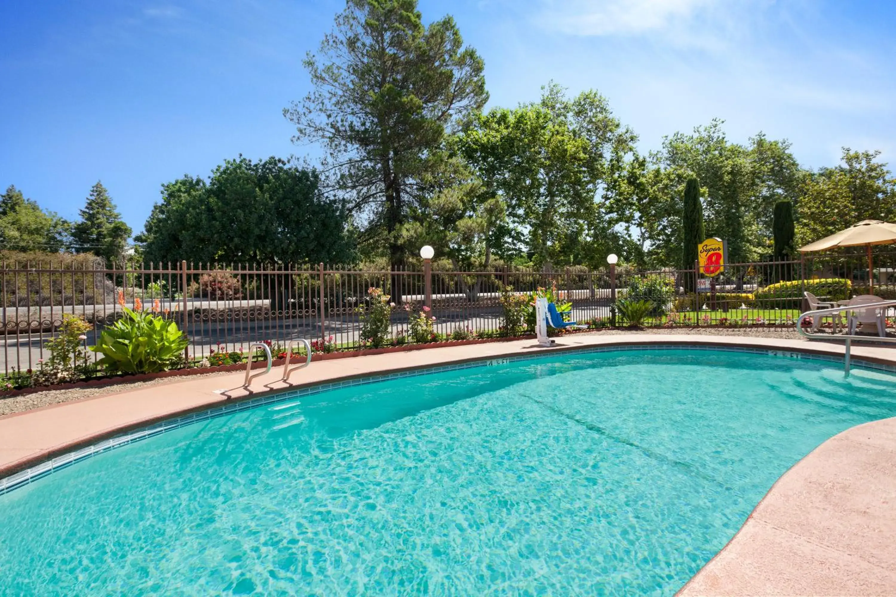 Super 8 by Wyndham Chico Super 8 by Wyndham Chico