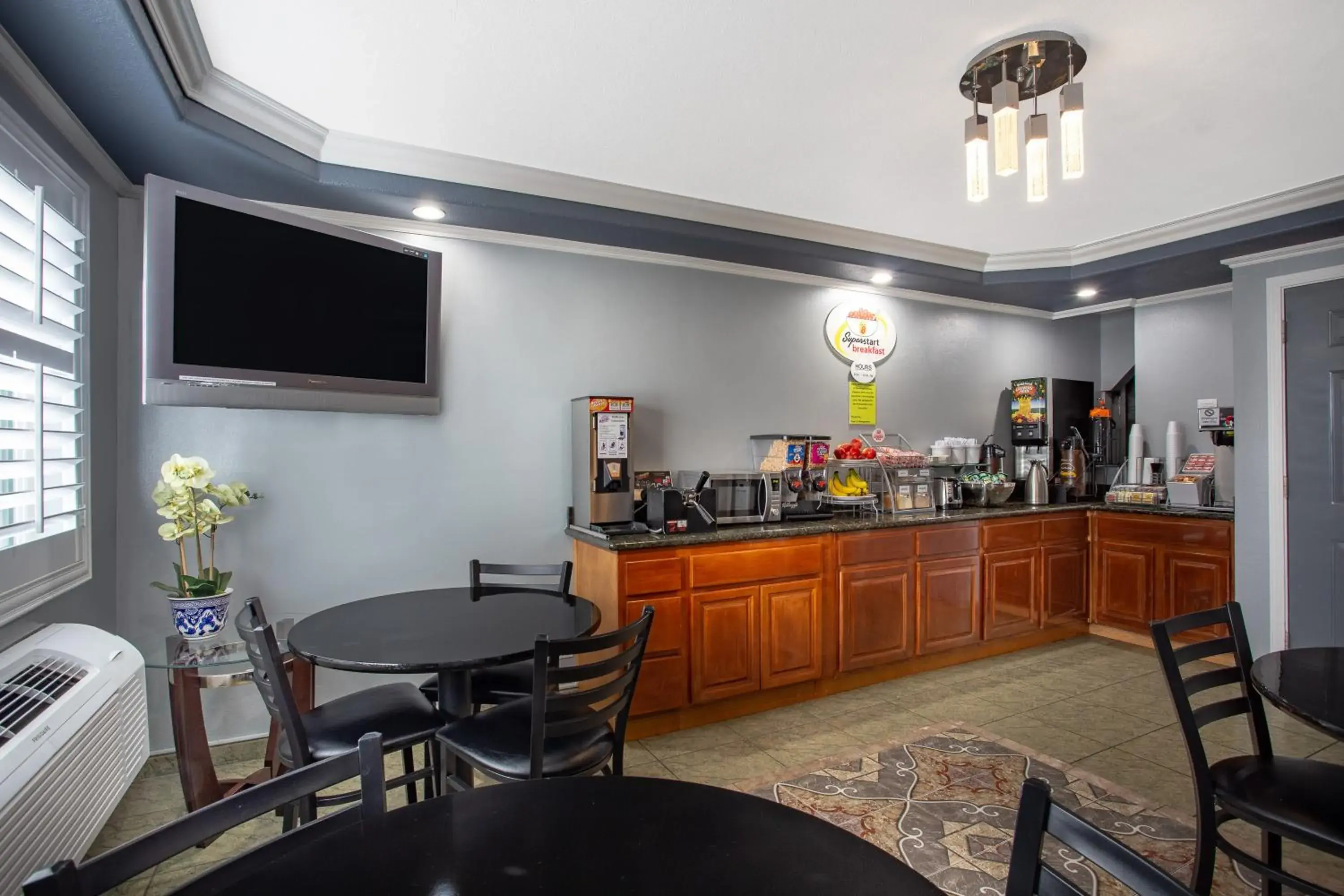 Food in Super 8 by Wyndham Chico Food in Super 8 by Wyndham Chico