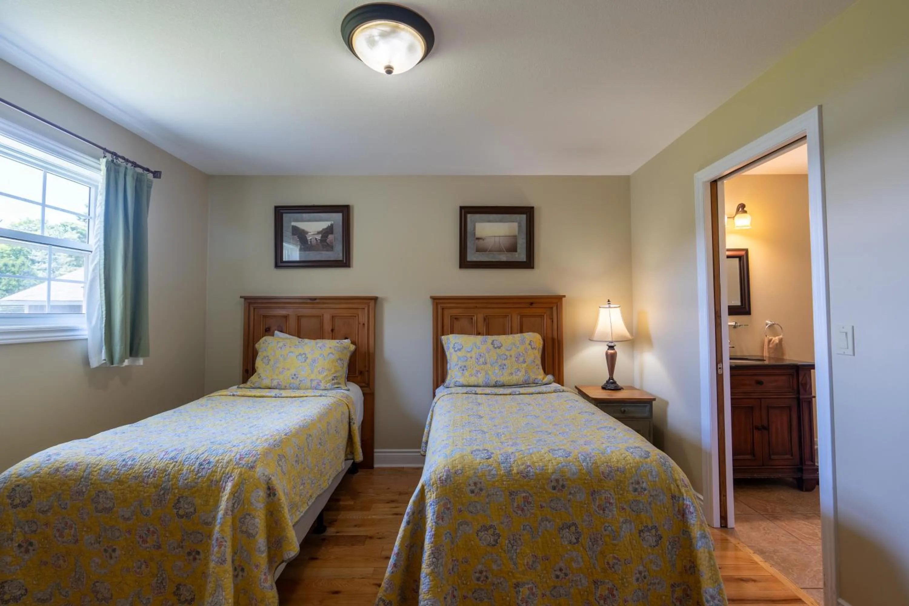 Bedroom, Bed in Blue Water Acres