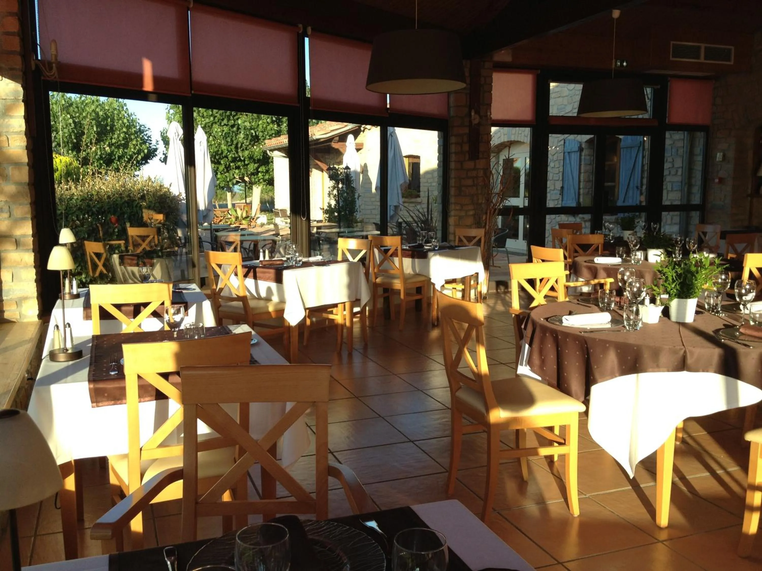 Restaurant/places to eat in Hôtel et Restaurant Logis Le Mas de Mon Père