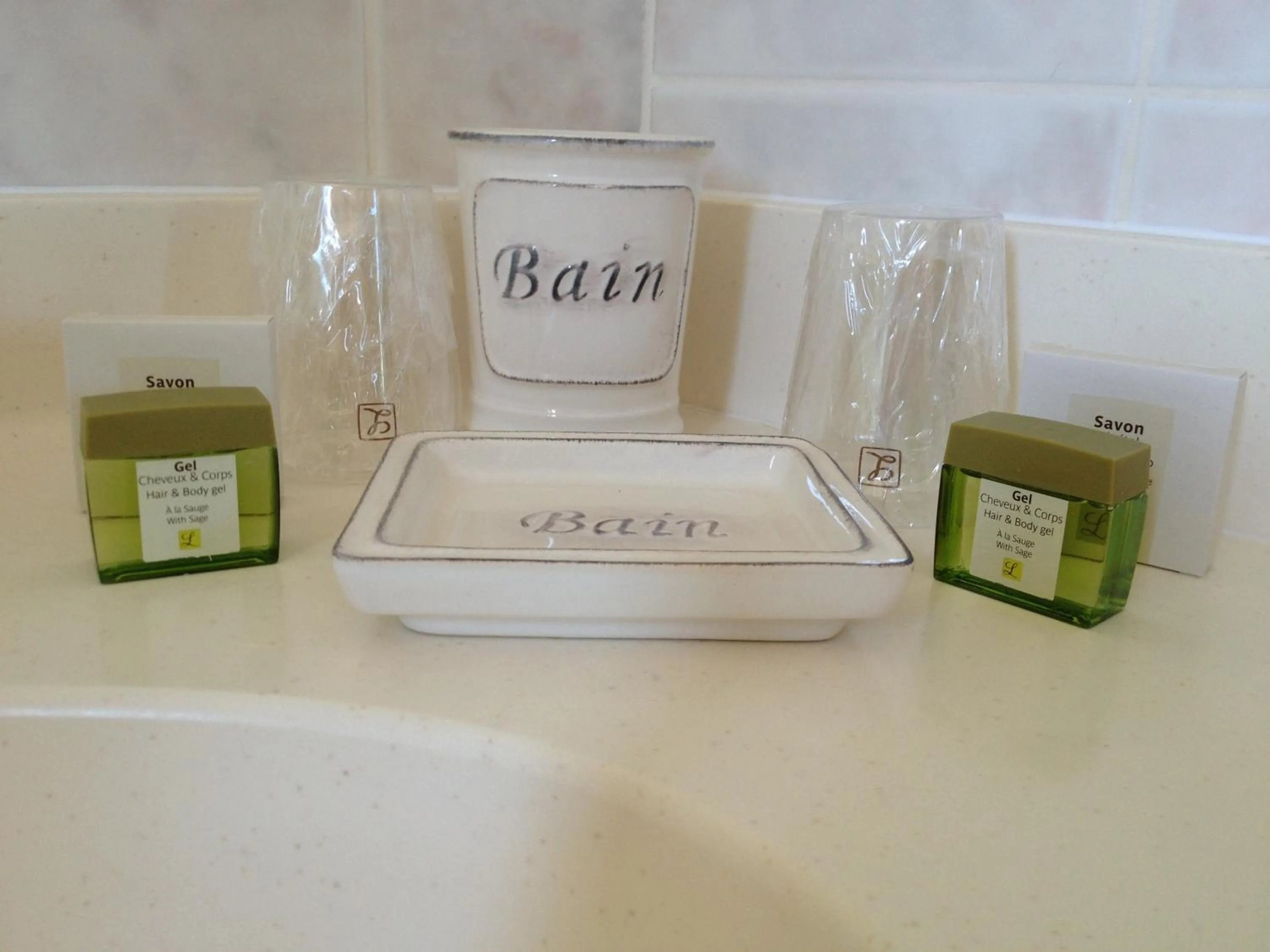 Bathroom in Hôtel et Restaurant Logis Le Mas de Mon Père