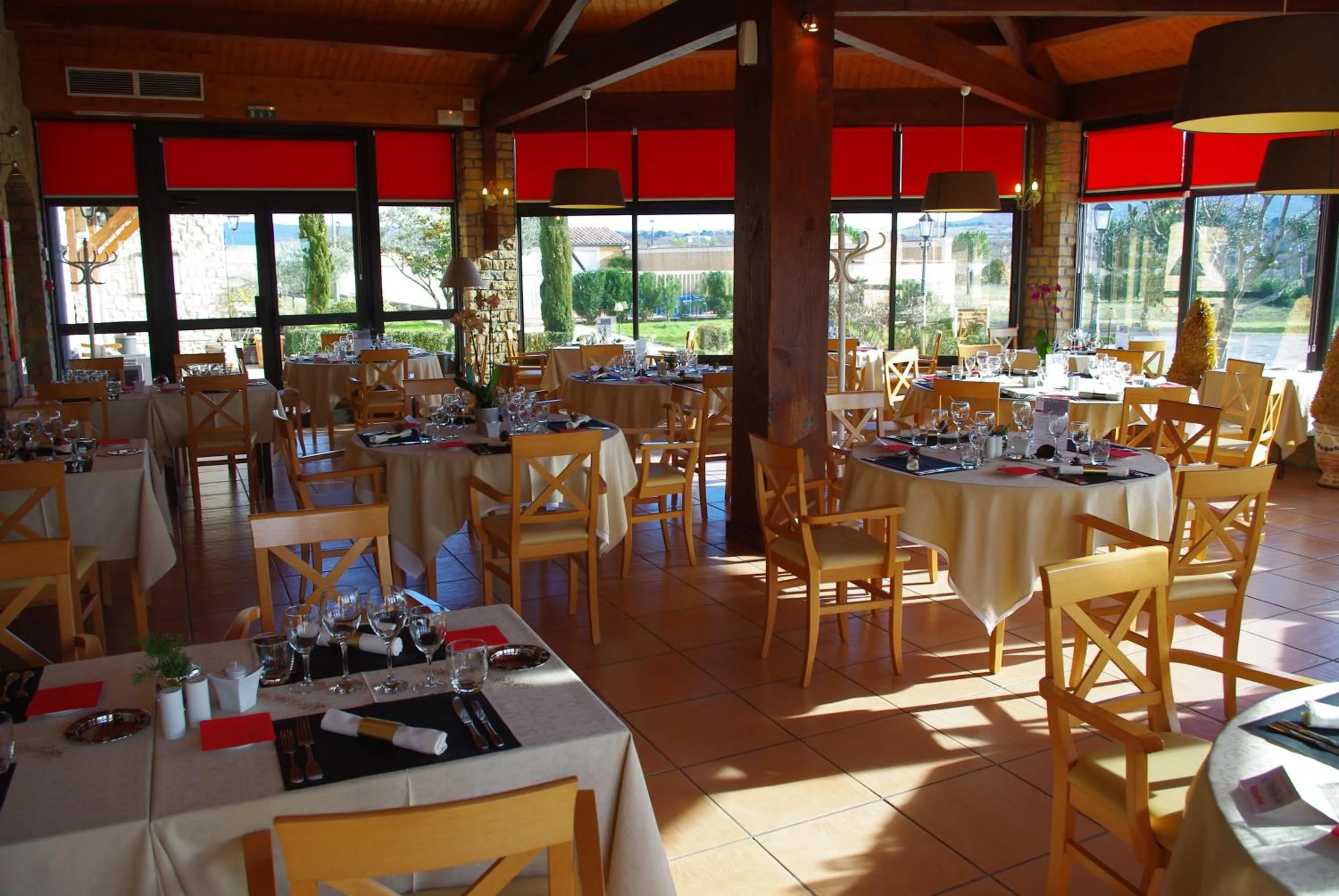 Restaurant/places to eat in Hôtel et Restaurant Logis Le Mas de Mon Père