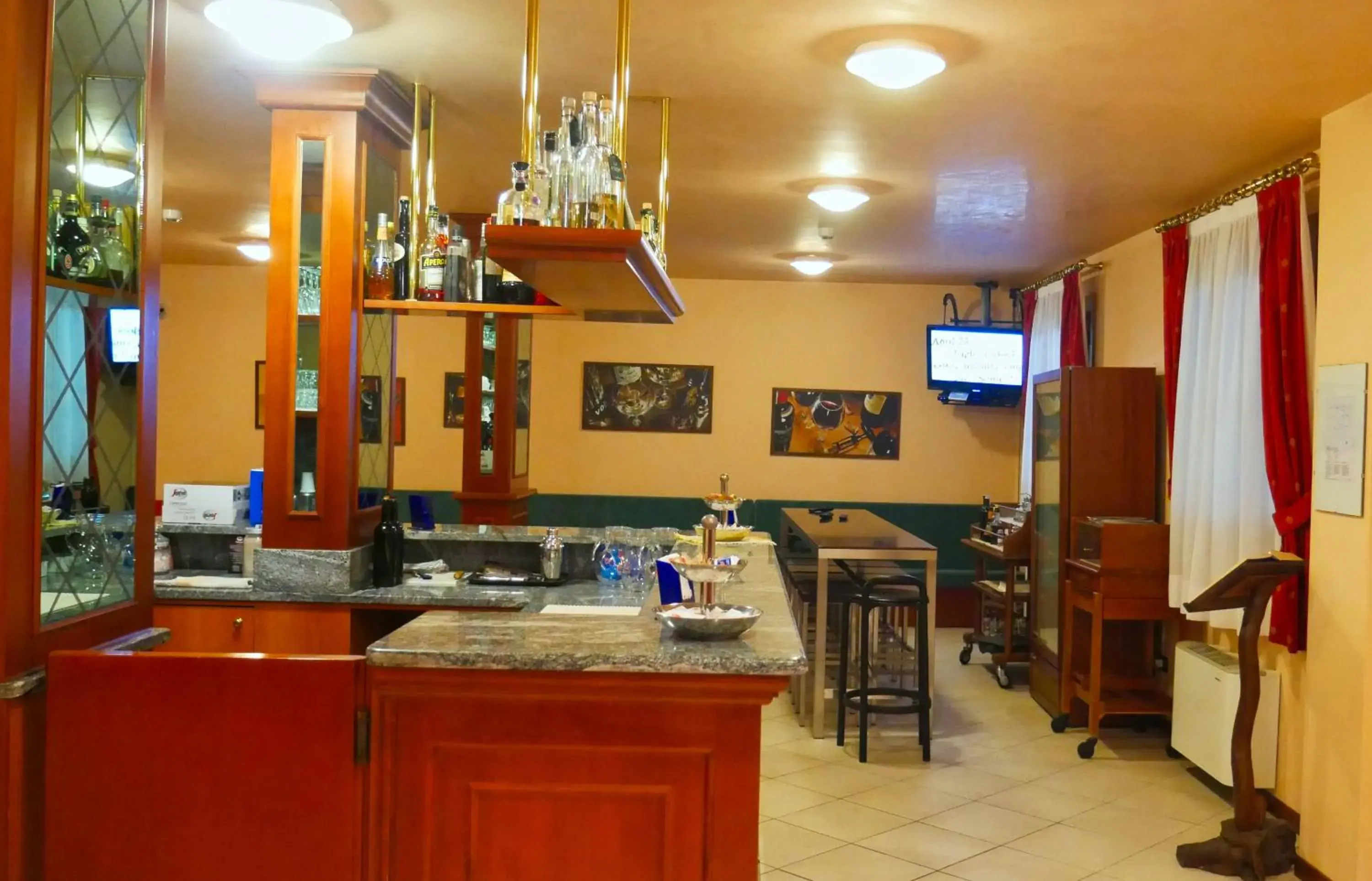 Lounge or bar in hotel Vajont Lounge or bar in hotel Vajont