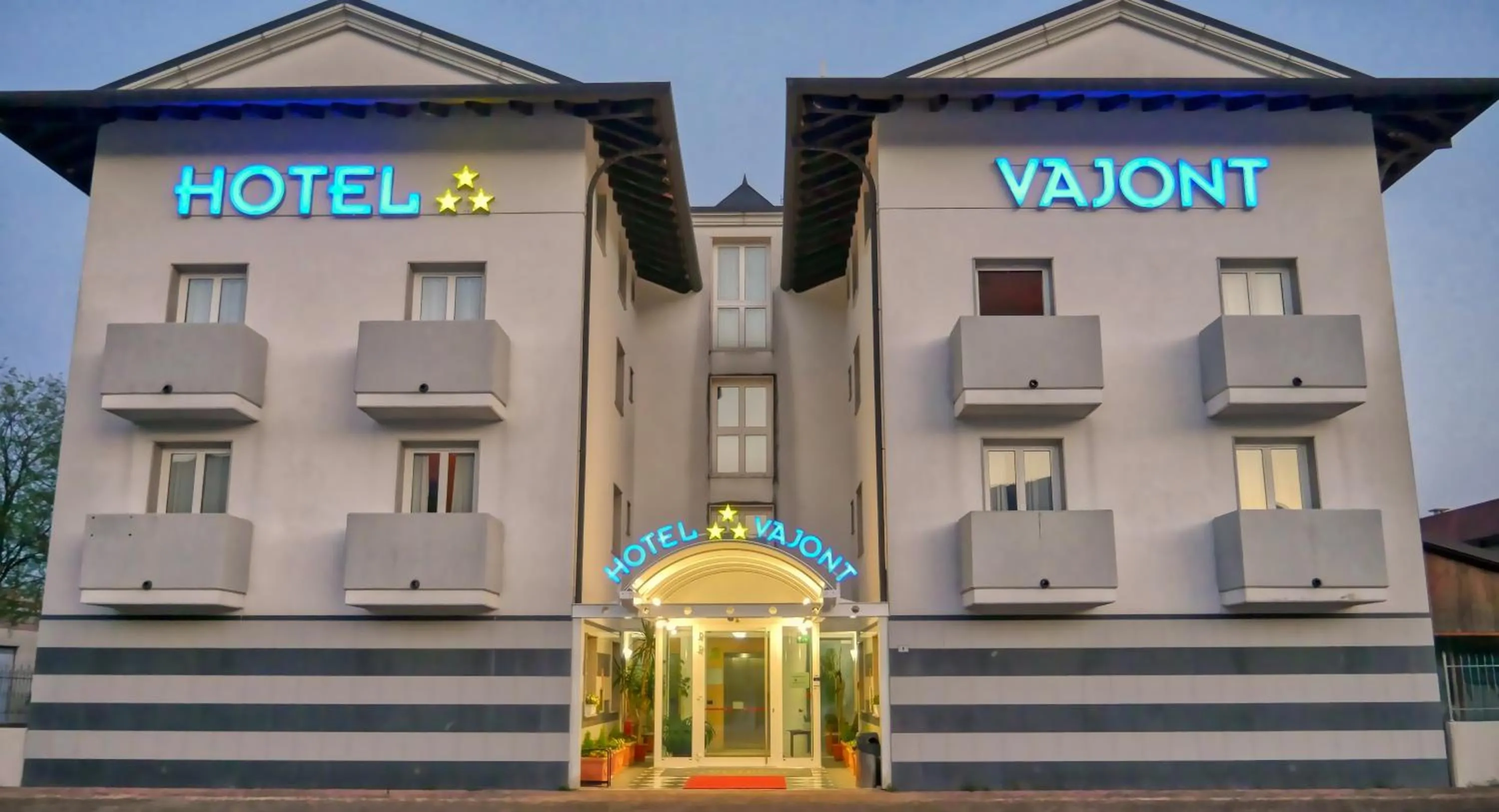 Facade/entrance in hotel Vajont