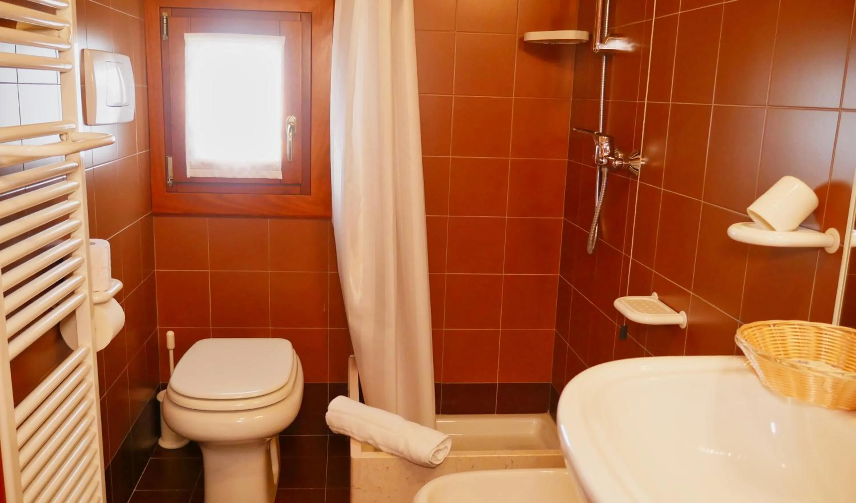 Bathroom in hotel Vajont