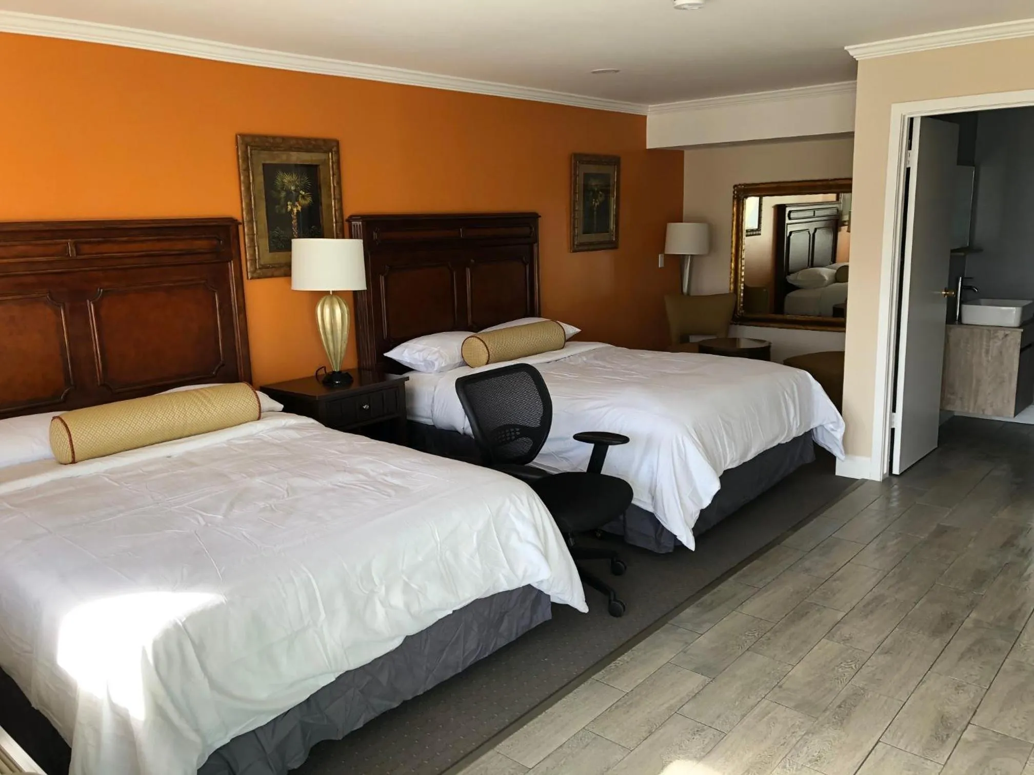 Photo of the whole room, Bed in Howard Johnson by Wyndham Ridgecrest, CA
