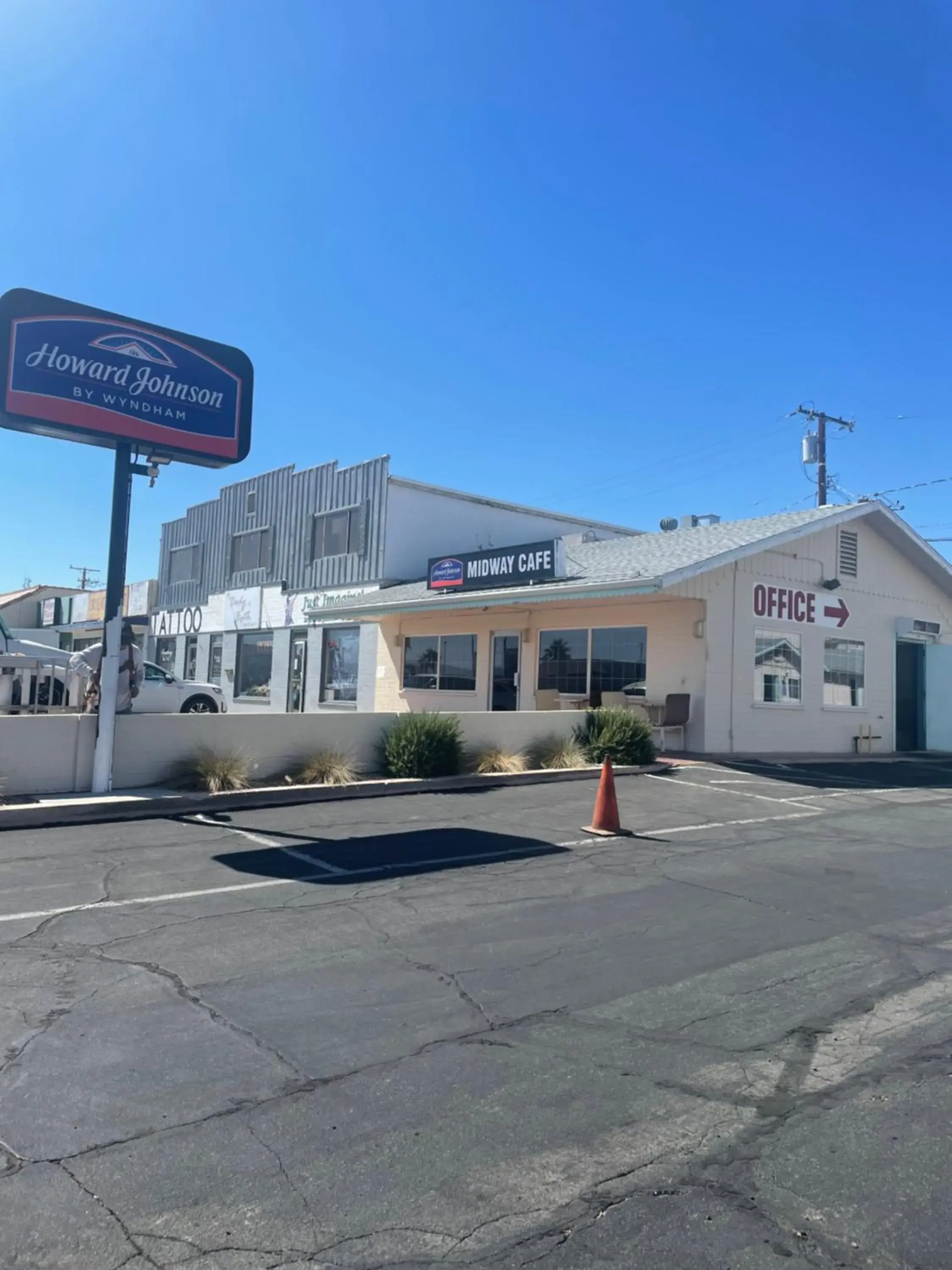 Restaurant/places to eat in Howard Johnson by Wyndham Ridgecrest, CA Restaurant/places to eat in Howard Johnson by Wyndham Ridgecrest, CA