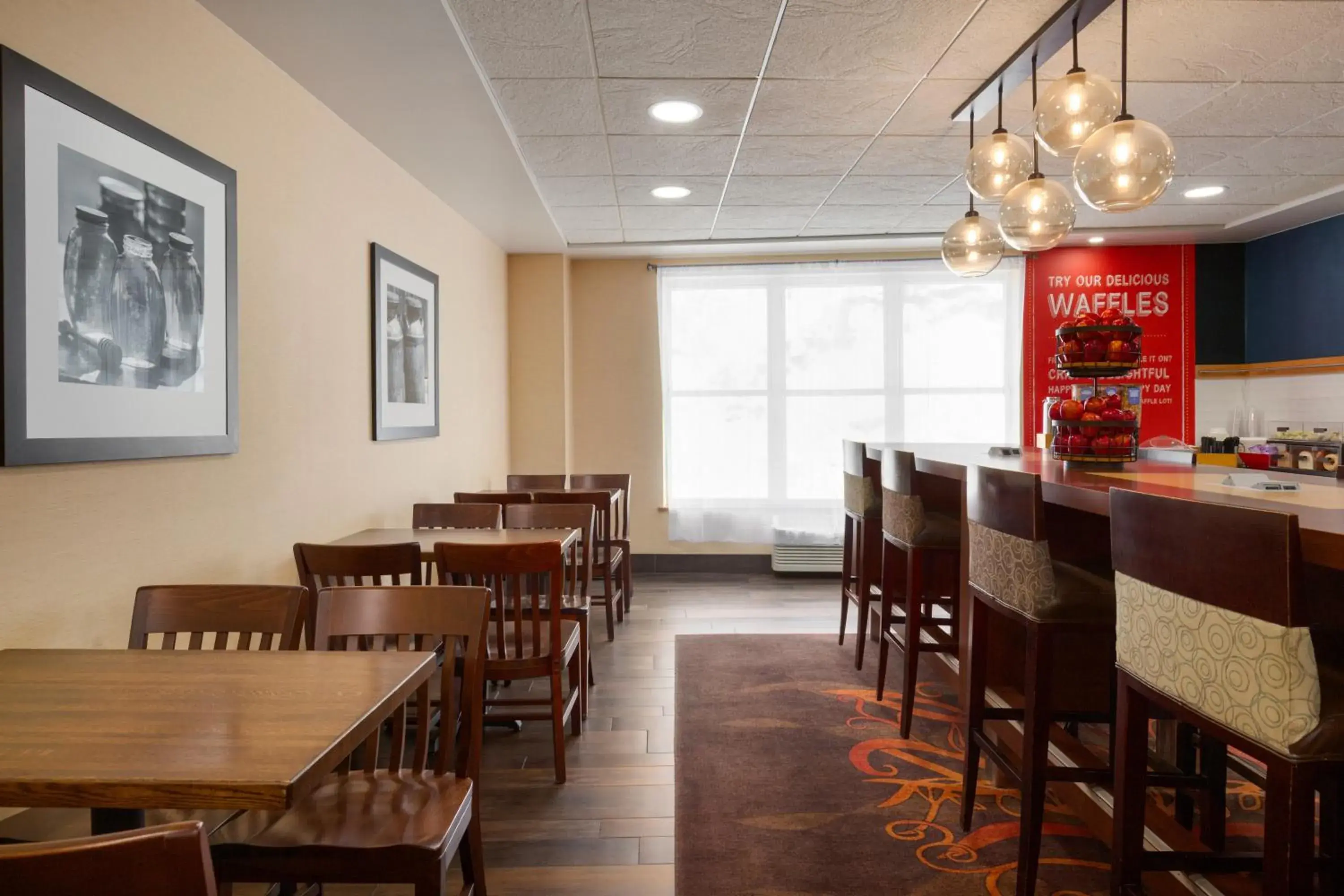 Breakfast in Hampton Inn at Tin Lizzie Gaming Resort Breakfast in Hampton Inn at Tin Lizzie Gaming Resort