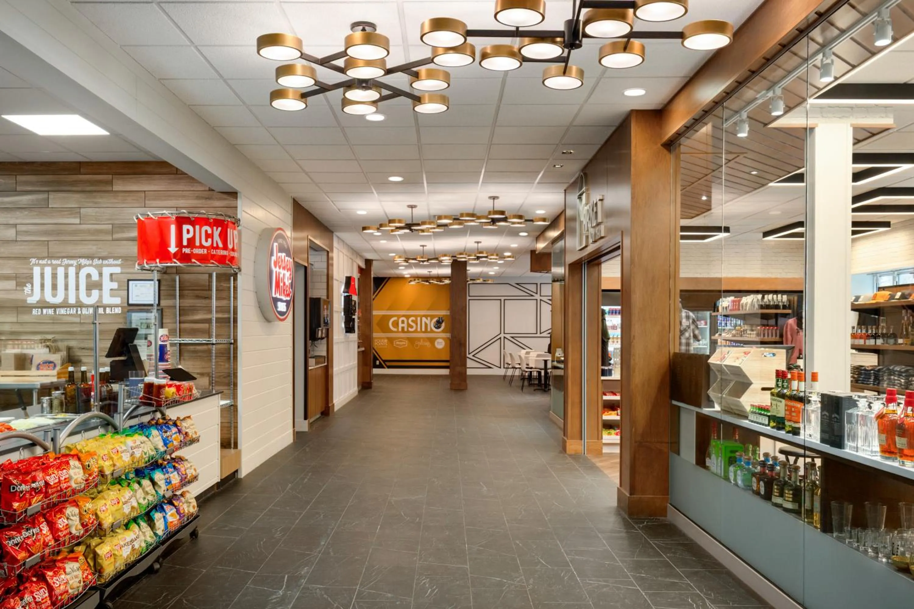 Food and drinks in Hampton Inn at Tin Lizzie Gaming Resort