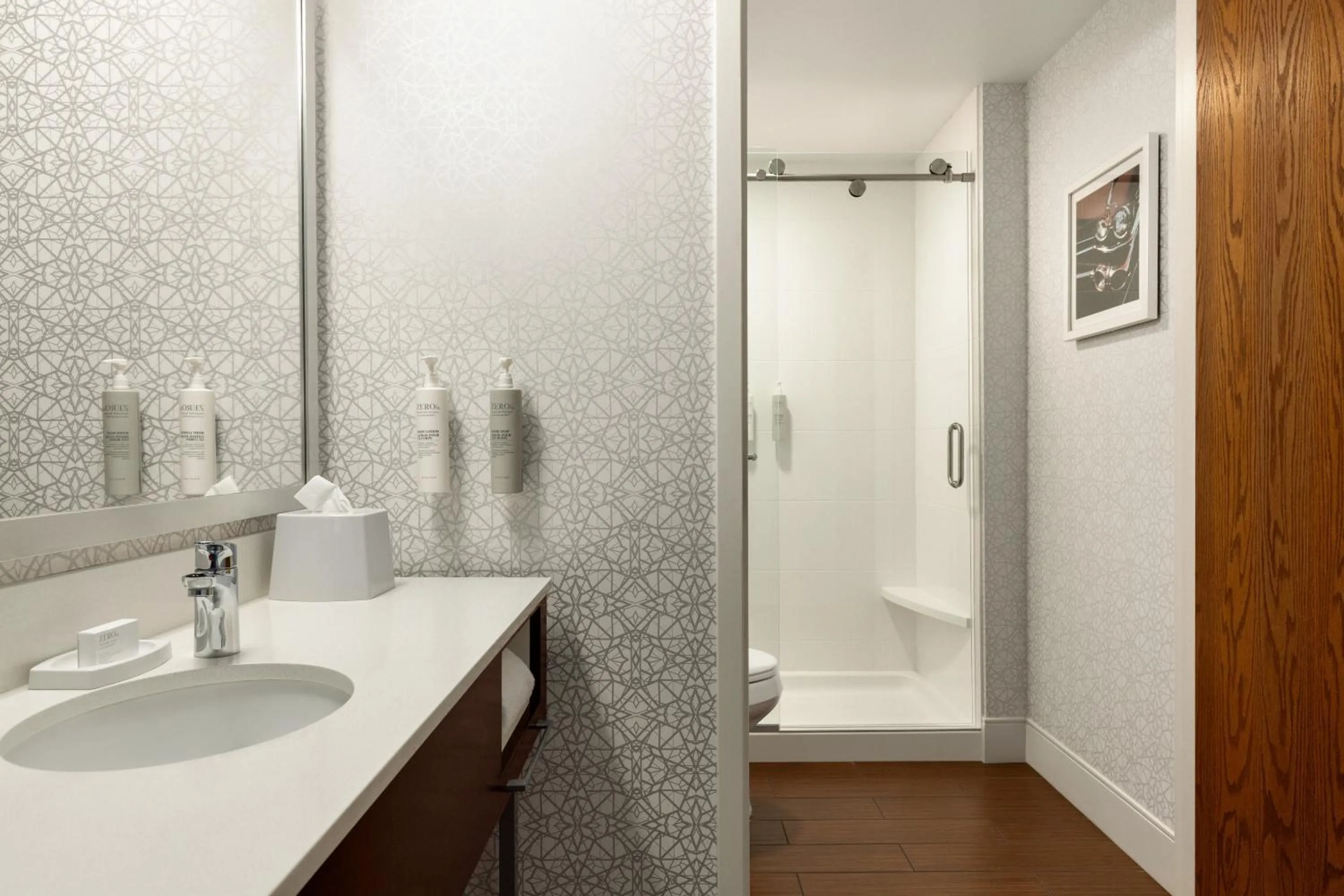 Shower in Hampton Inn at Tin Lizzie Gaming Resort